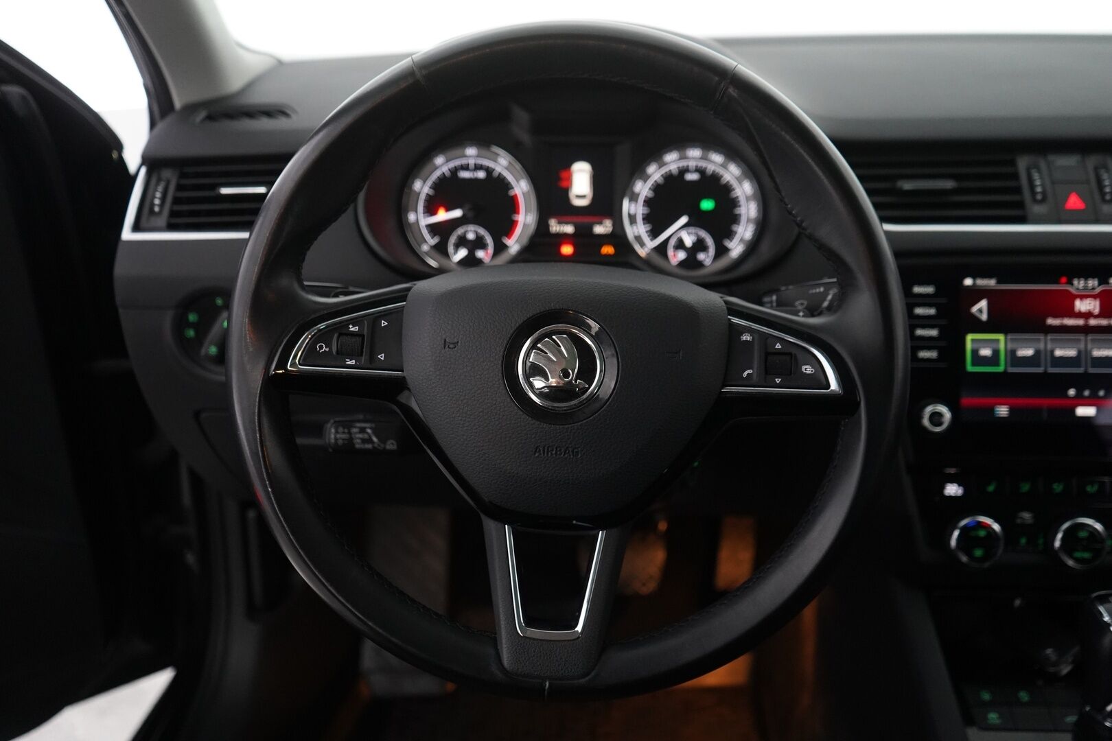 Skoda Octavia 2018 Combi 1,8 TSI Style DSG Autom. *Webasto / ACC / Kamera / Panorama / Ambient* - Suomi-auto / Juuri huollettu / Kahdet renkaat vanteilla - HULLUT VÄLIPÄIVÄT KORKOTARJOUS 2,49%