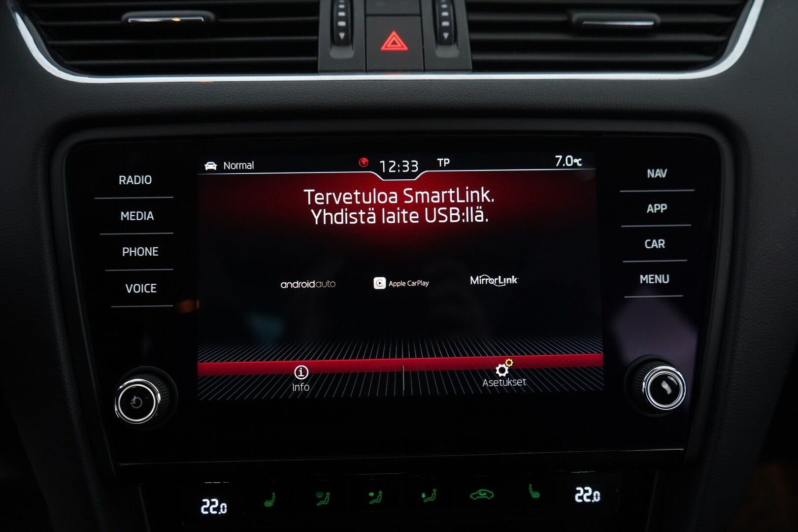 Skoda Octavia 2018 Combi 1,8 TSI Style DSG Autom. *Webasto / ACC / Kamera / Panorama / Ambient* - Suomi-auto / Juuri huollettu / Kahdet renkaat vanteilla - HULLUT VÄLIPÄIVÄT KORKOTARJOUS 2,49%