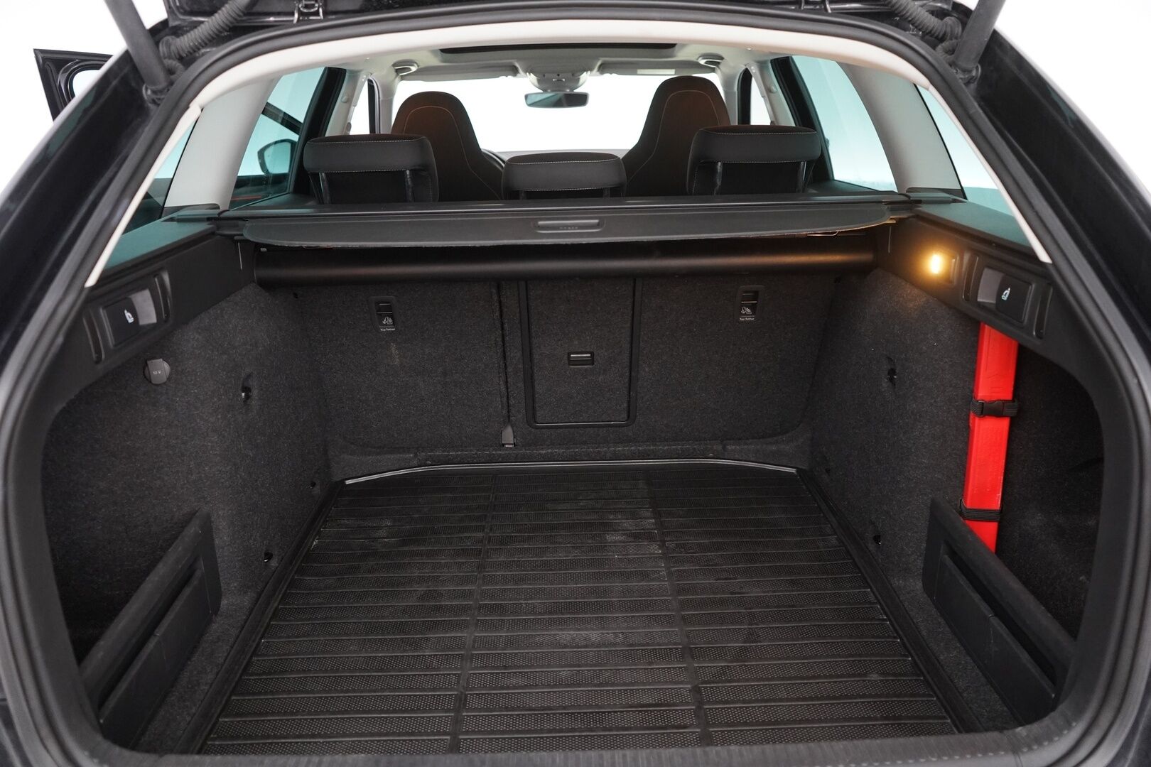 Skoda Octavia 2018 Combi 1,8 TSI Style DSG Autom. *Webasto / ACC / Kamera / Panorama / Ambient* - Suomi-auto / Juuri huollettu / Kahdet renkaat vanteilla - HULLUT VÄLIPÄIVÄT KORKOTARJOUS 2,49%