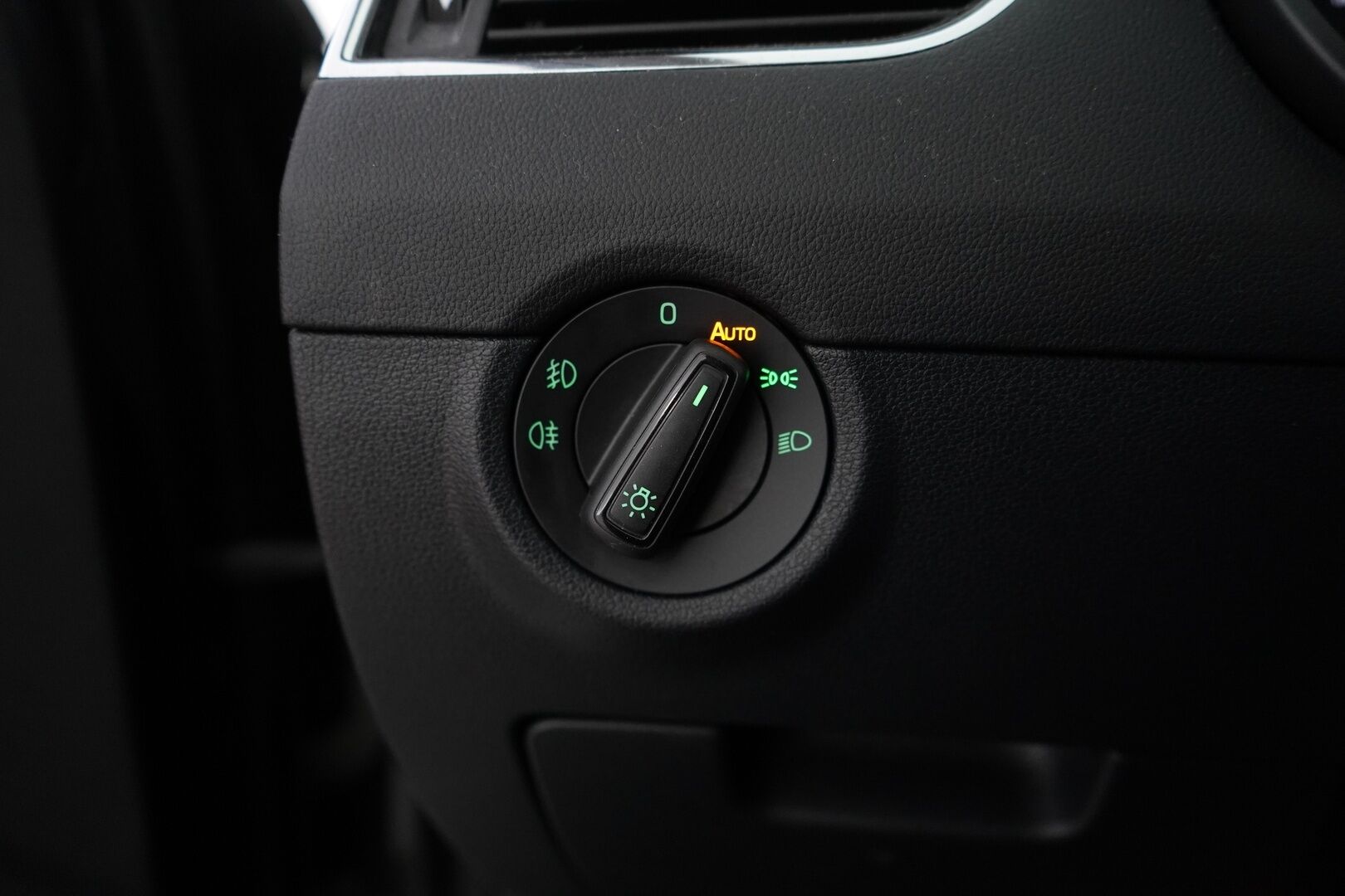 Skoda Octavia 2018 Combi 1,8 TSI Style DSG Autom. *Webasto / ACC / Kamera / Panorama / Ambient* - Suomi-auto / Juuri huollettu / Kahdet renkaat vanteilla - HULLUT VÄLIPÄIVÄT KORKOTARJOUS 2,49%