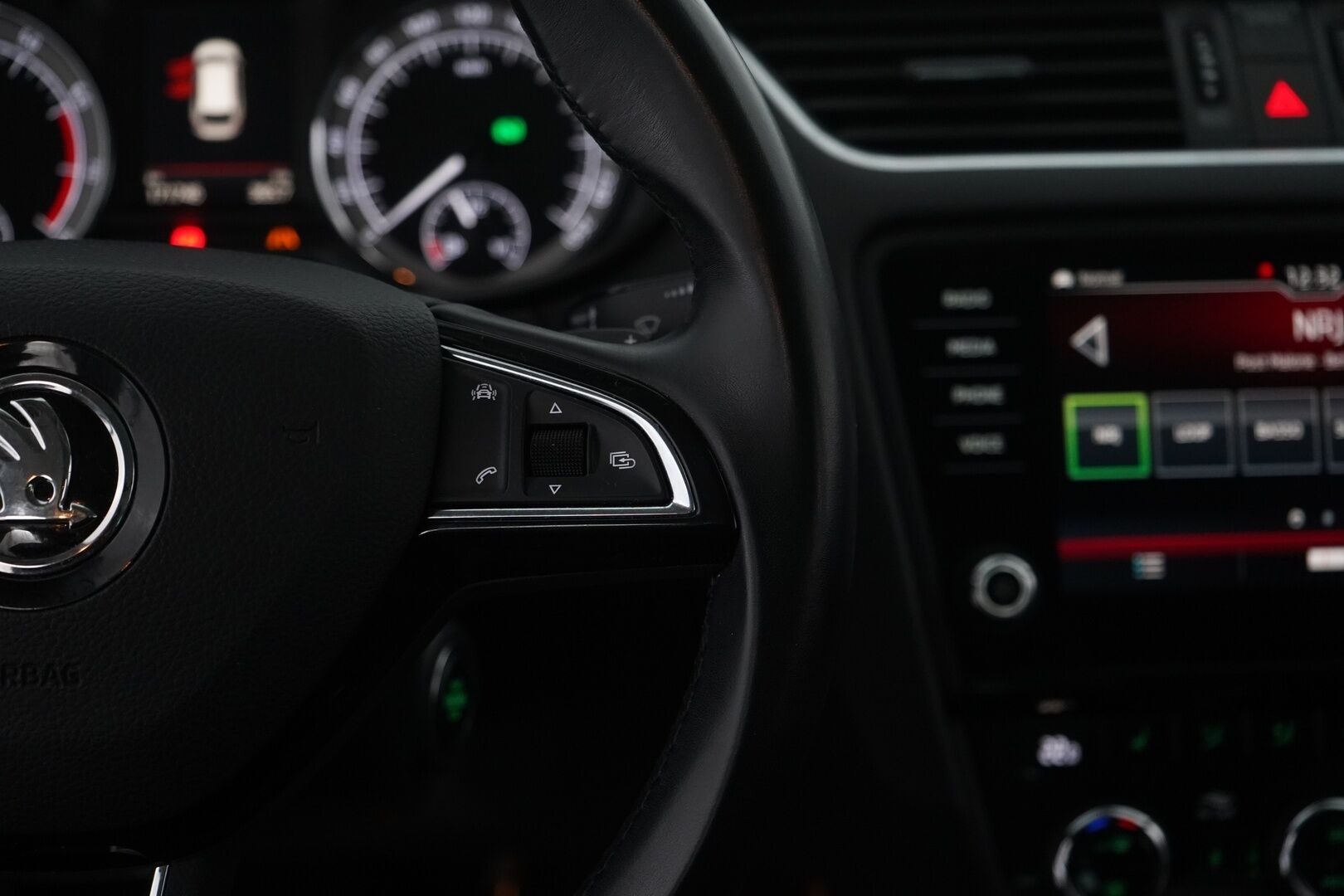 Skoda Octavia 2018 Combi 1,8 TSI Style DSG Autom. *Webasto / ACC / Kamera / Panorama / Ambient* - Suomi-auto / Juuri huollettu / Kahdet renkaat vanteilla - HULLUT VÄLIPÄIVÄT KORKOTARJOUS 2,49%