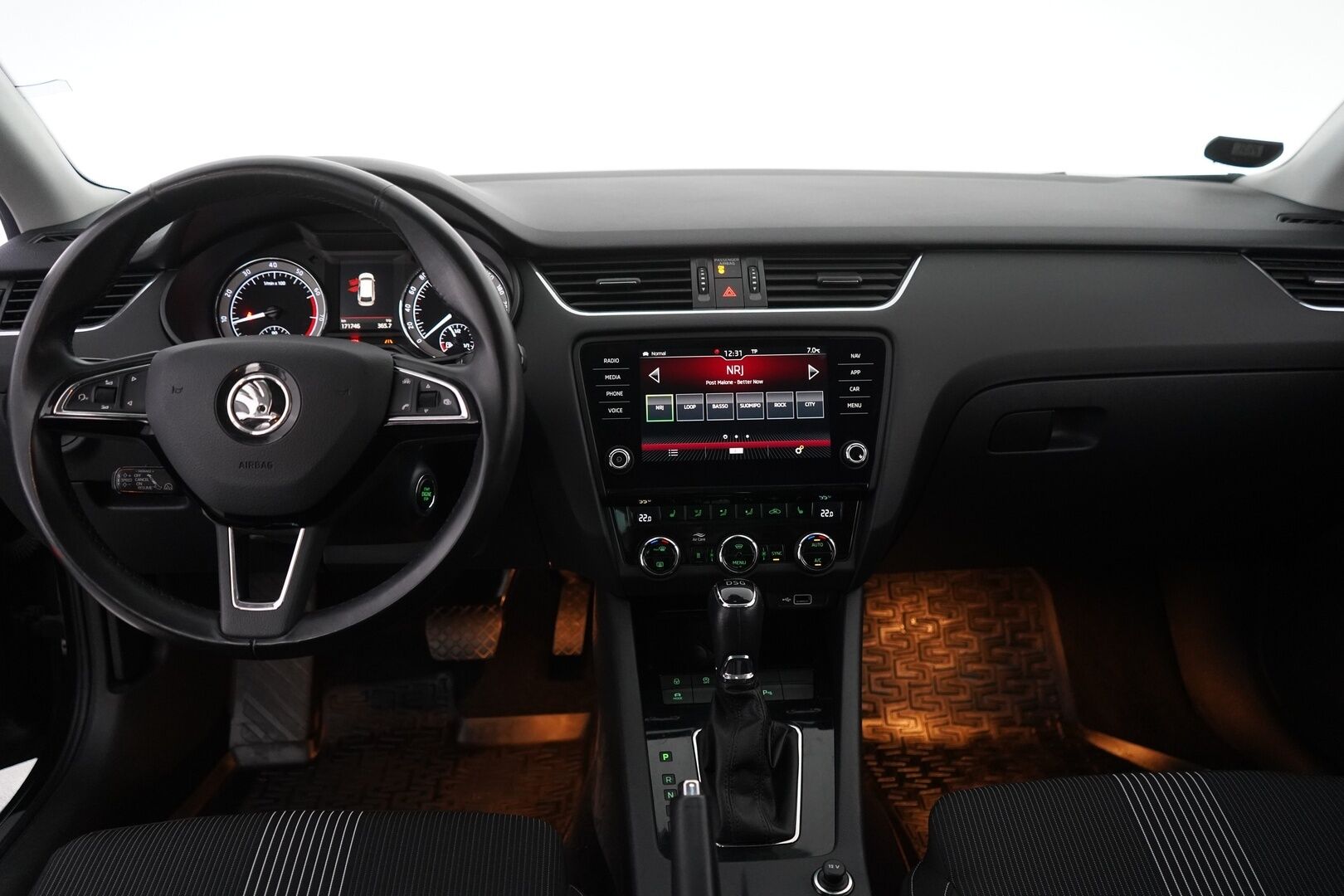 Skoda Octavia 2018 Combi 1,8 TSI Style DSG Autom. *Webasto / ACC / Kamera / Panorama / Ambient* - Suomi-auto / Juuri huollettu / Kahdet renkaat vanteilla - HULLUT VÄLIPÄIVÄT KORKOTARJOUS 2,49%