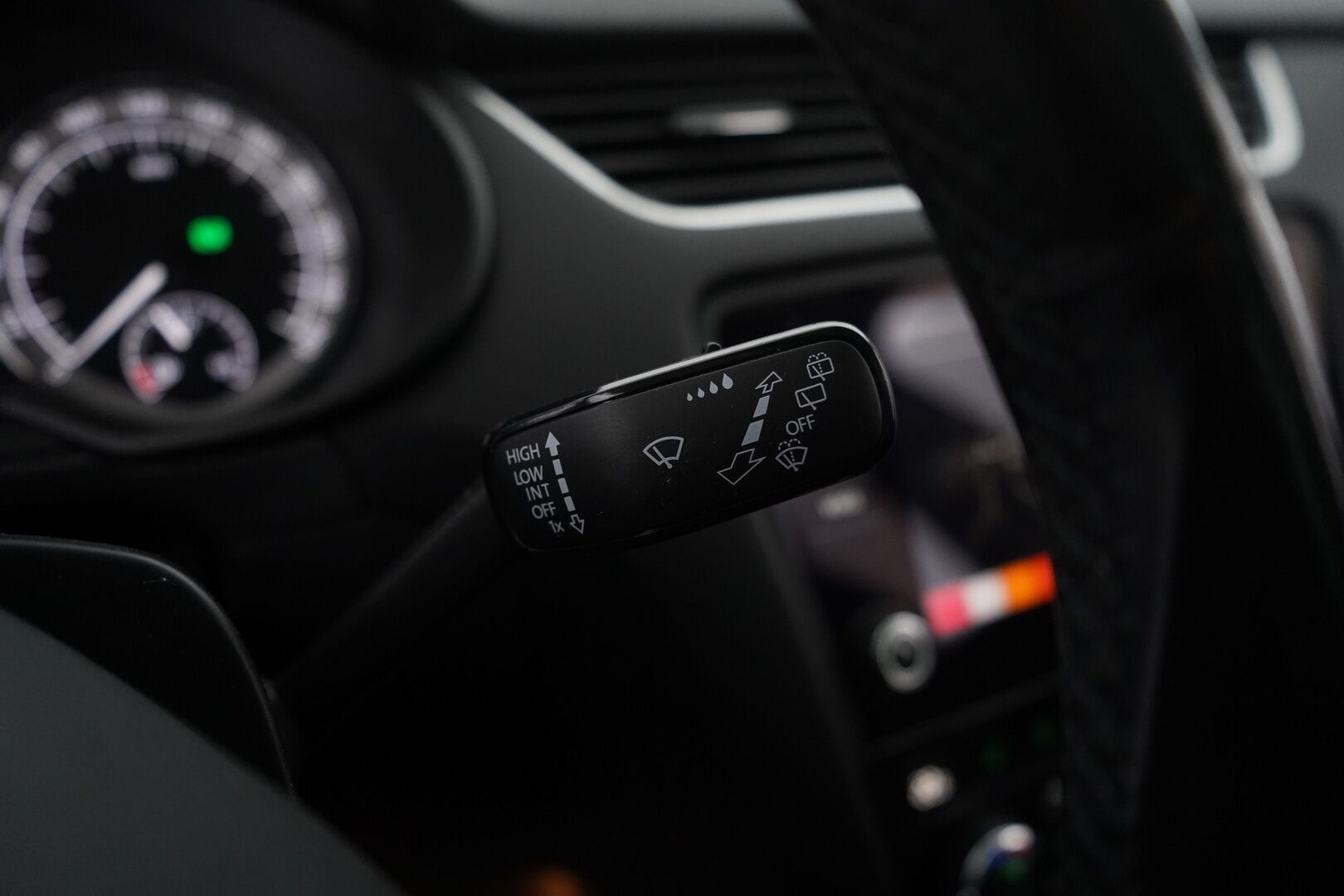 Skoda Octavia 2018 Combi 1,8 TSI Style DSG Autom. *Webasto / ACC / Kamera / Panorama / Ambient* - Suomi-auto / Juuri huollettu / Kahdet renkaat vanteilla - HULLUT VÄLIPÄIVÄT KORKOTARJOUS 2,49%