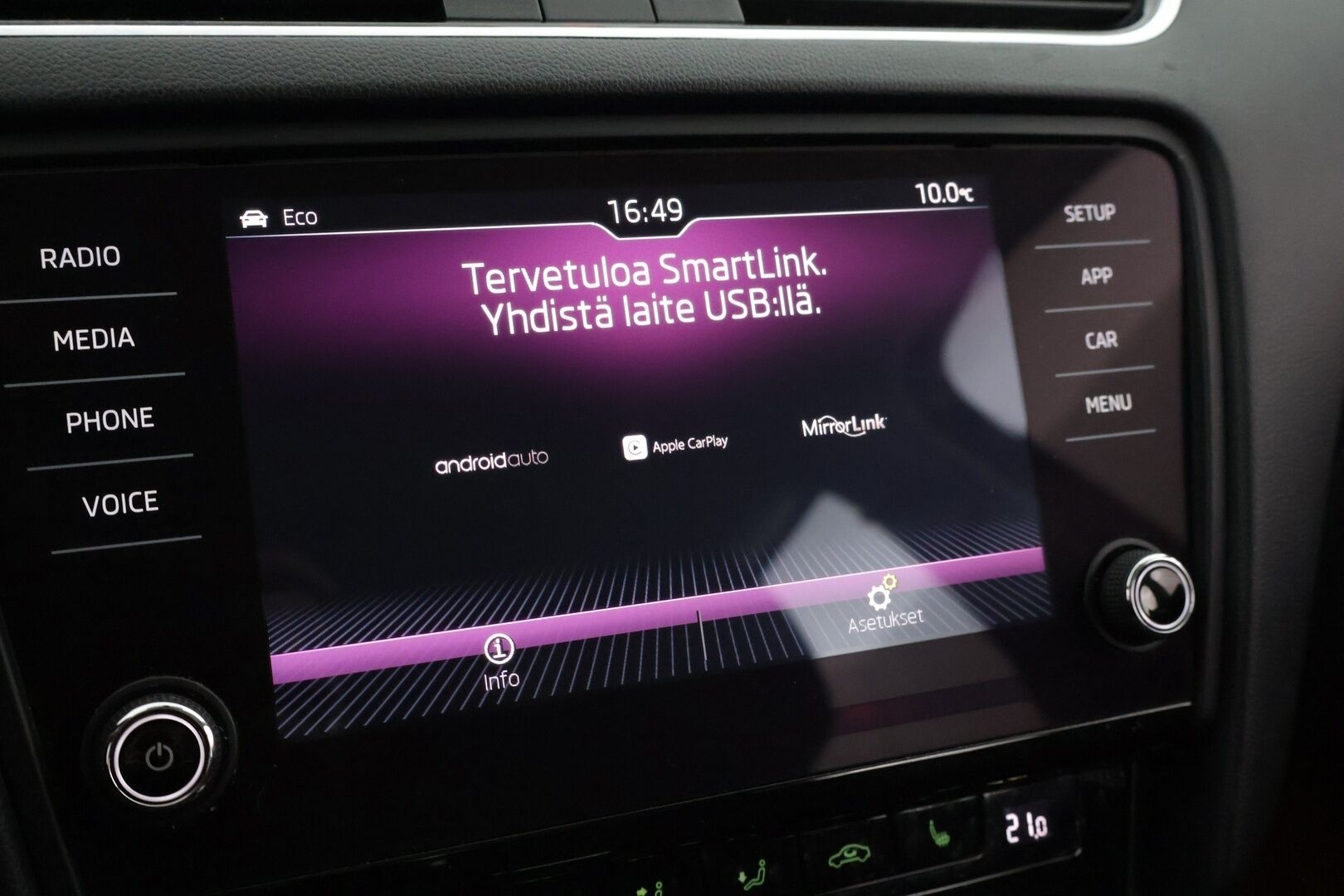 Skoda Octavia 2018 Combi 1,6 TDI Style DSG Autom. *Suomi-auto / Peruutuskamera / Webasto / Vetokoukku / Lämmitettävä tuulilasi & ratti* - *Juuri Katsastettu / 2x renkaat ja aluvanteet / Jakohihna vaihdettu 196tkm kohdalla!*