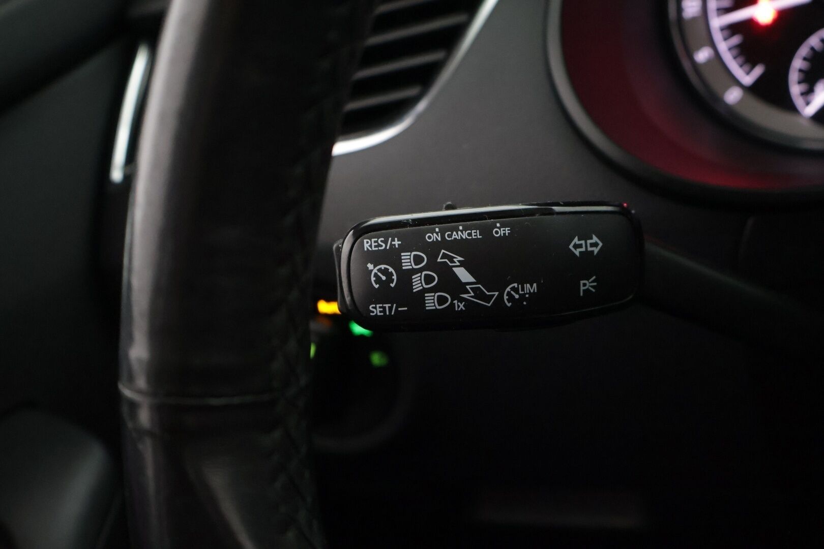 Skoda Octavia 2018 Combi 1,6 TDI Style DSG Autom. *Suomi-auto / Peruutuskamera / Webasto / Vetokoukku / Lämmitettävä tuulilasi & ratti* - *Juuri Katsastettu / 2x renkaat ja aluvanteet / Jakohihna vaihdettu 196tkm kohdalla!*
