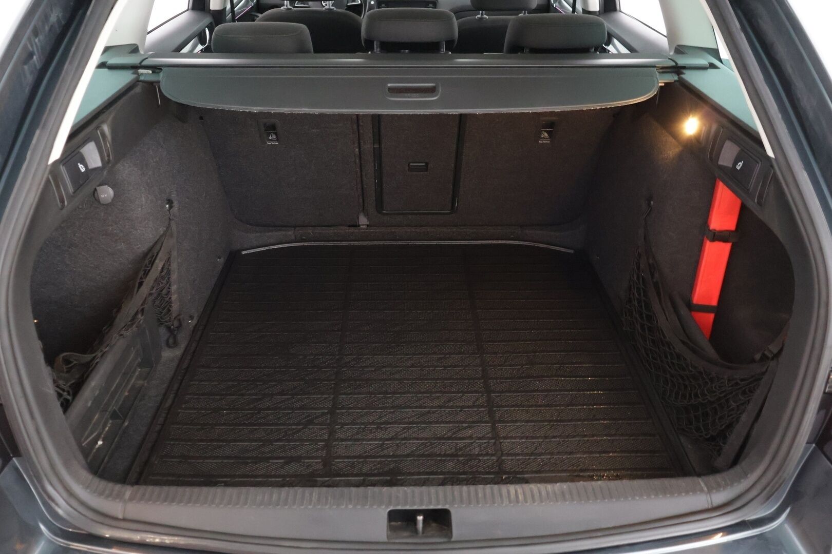 Skoda Octavia 2018 Combi 1,6 TDI Style DSG Autom. *Suomi-auto / Peruutuskamera / Webasto / Vetokoukku / Lämmitettävä tuulilasi & ratti* - *Juuri Katsastettu / 2x renkaat ja aluvanteet / Jakohihna vaihdettu 196tkm kohdalla!*