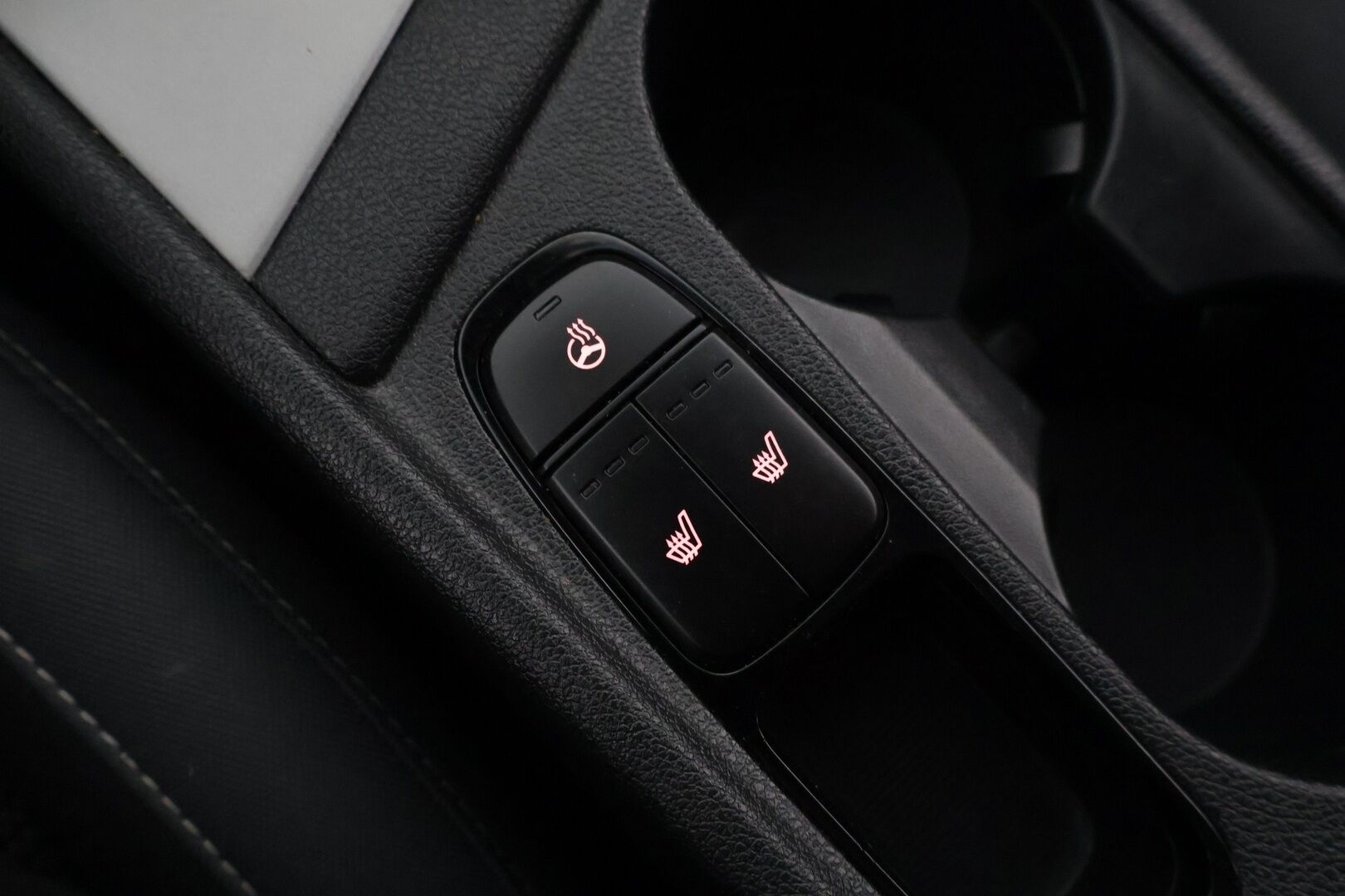 Kia Niro 2019 1,6 GDI Hybrid LX DCT ** 2 renkaat / Adaptiivinen vakionopeudensäädin / Kaistavahti ** - 2 renkaat / Adaptiivinen vakionopeudensäädin / Kaistavahti *