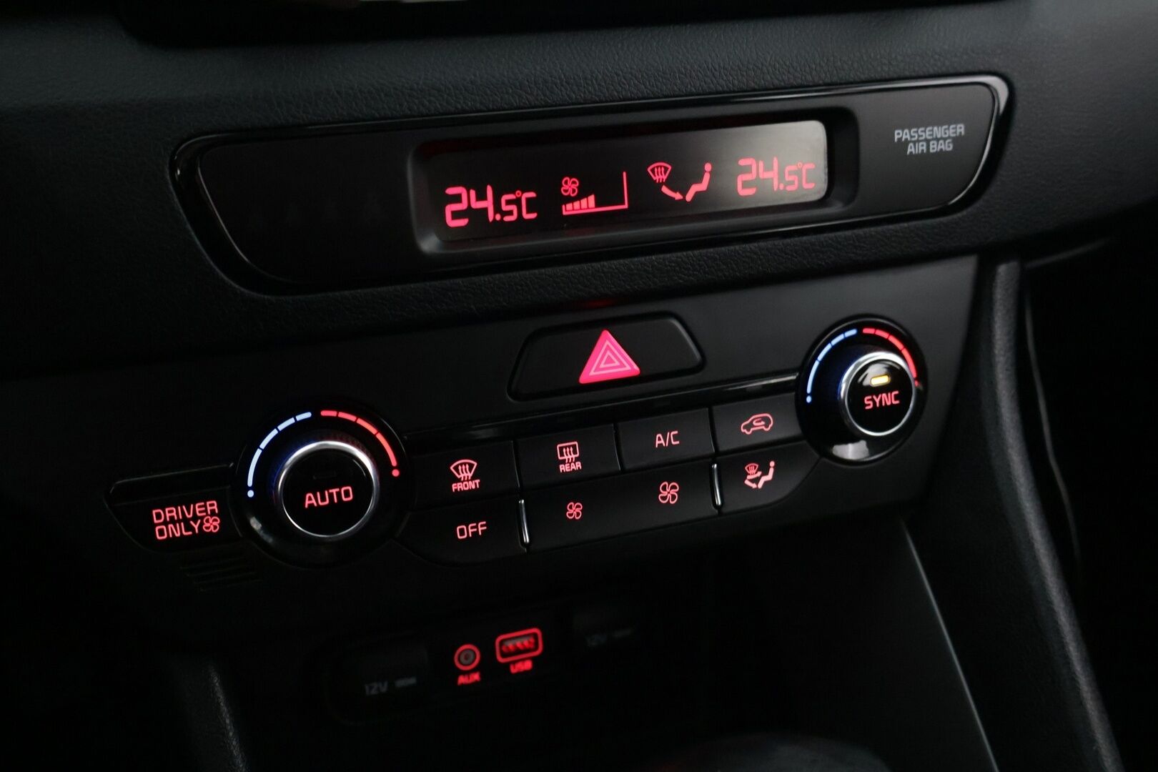 Kia Niro 2019 1,6 GDI Hybrid LX DCT ** 2 renkaat / Adaptiivinen vakionopeudensäädin / Kaistavahti ** - 2 renkaat / Adaptiivinen vakionopeudensäädin / Kaistavahti *