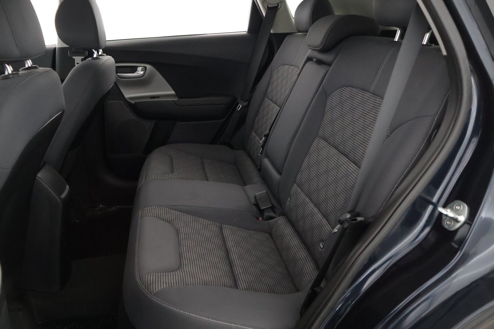 Kia Niro 2019 1,6 GDI Hybrid LX DCT ** 2 renkaat / Adaptiivinen vakionopeudensäädin / Kaistavahti ** - 2 renkaat / Adaptiivinen vakionopeudensäädin / Kaistavahti *