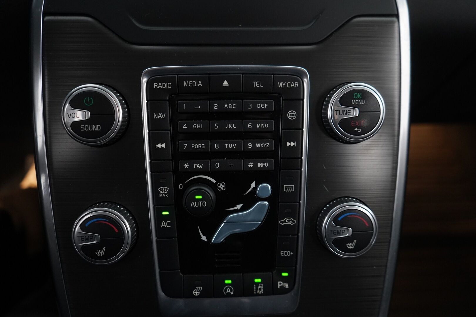 Volvo V70 2015 YritysOutlet - Myydään vain yrityksille - YritysOutlet - Myydään vain yrityksille