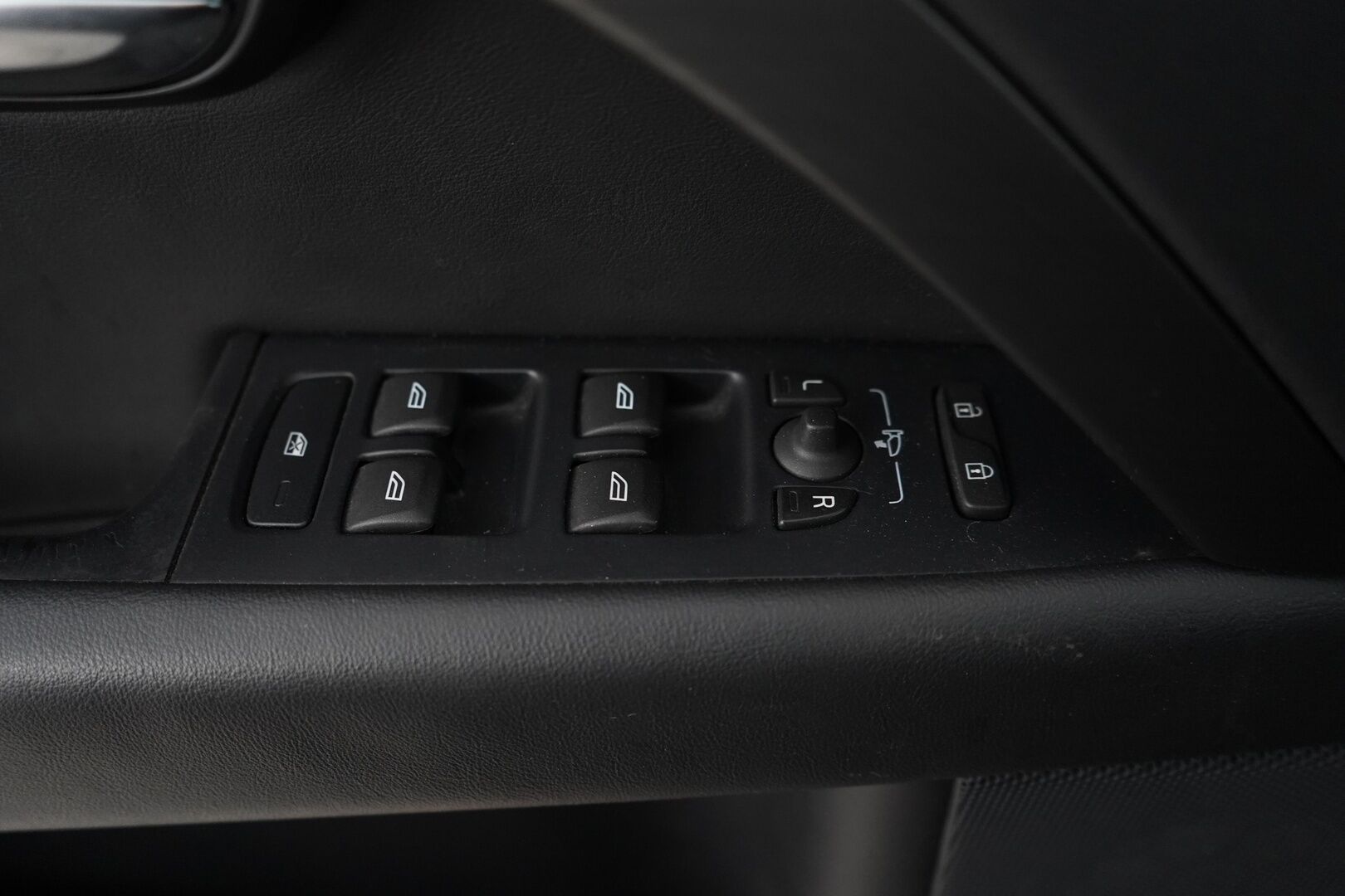 Volvo V70 2015 YritysOutlet - Myydään vain yrityksille - YritysOutlet - Myydään vain yrityksille