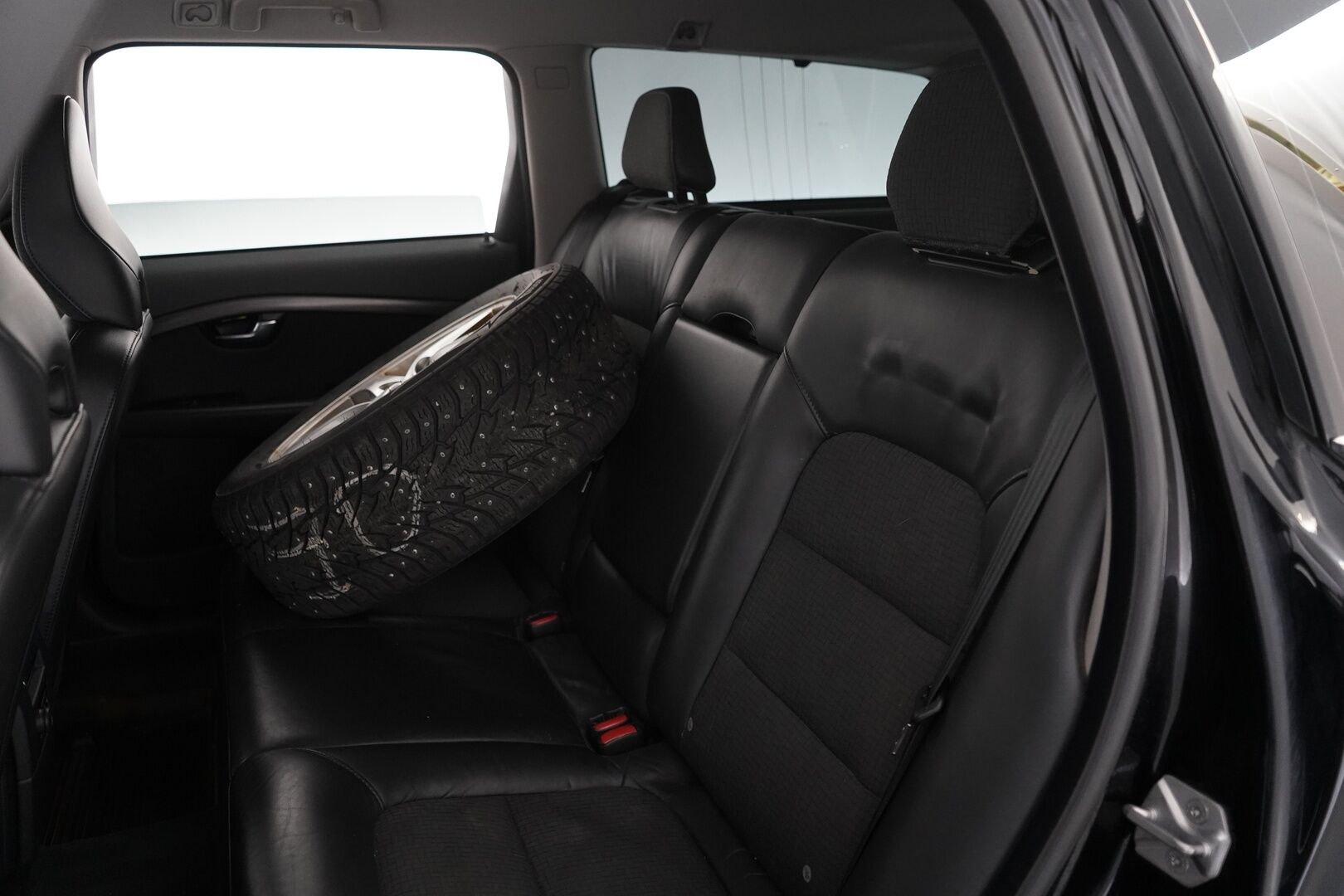 Volvo V70 2015 YritysOutlet - Myydään vain yrityksille - YritysOutlet - Myydään vain yrityksille