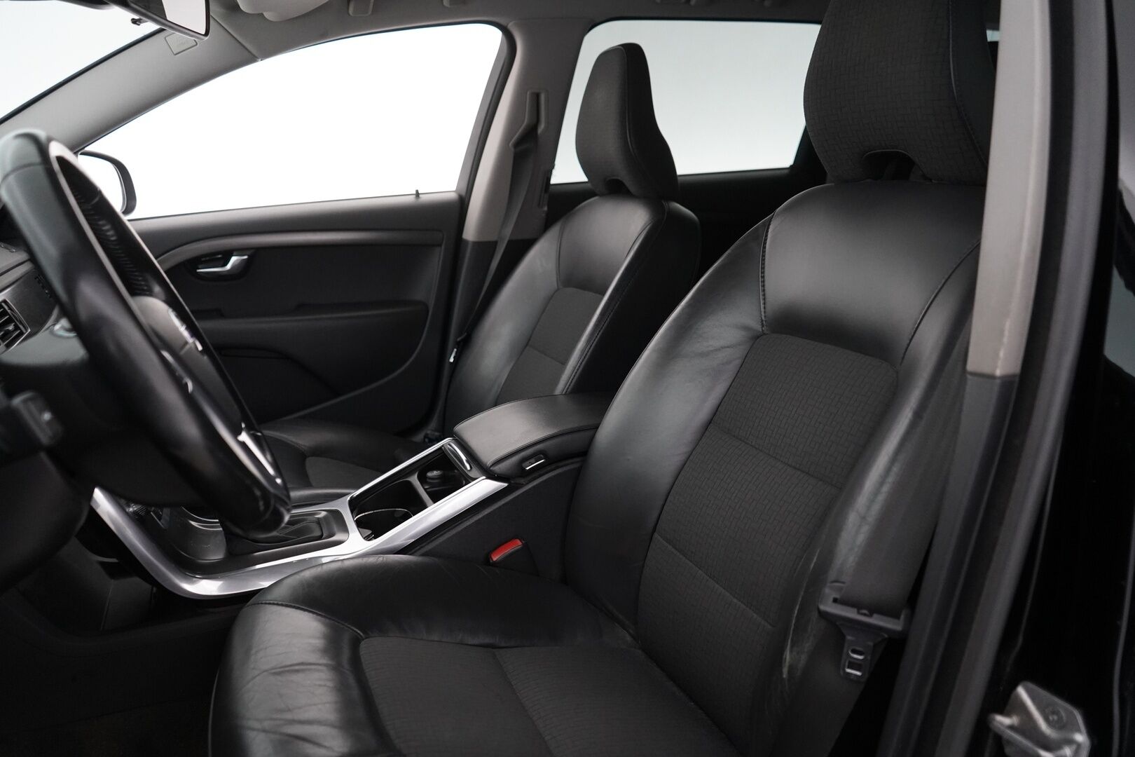 Volvo V70 2015 YritysOutlet - Myydään vain yrityksille - YritysOutlet - Myydään vain yrityksille