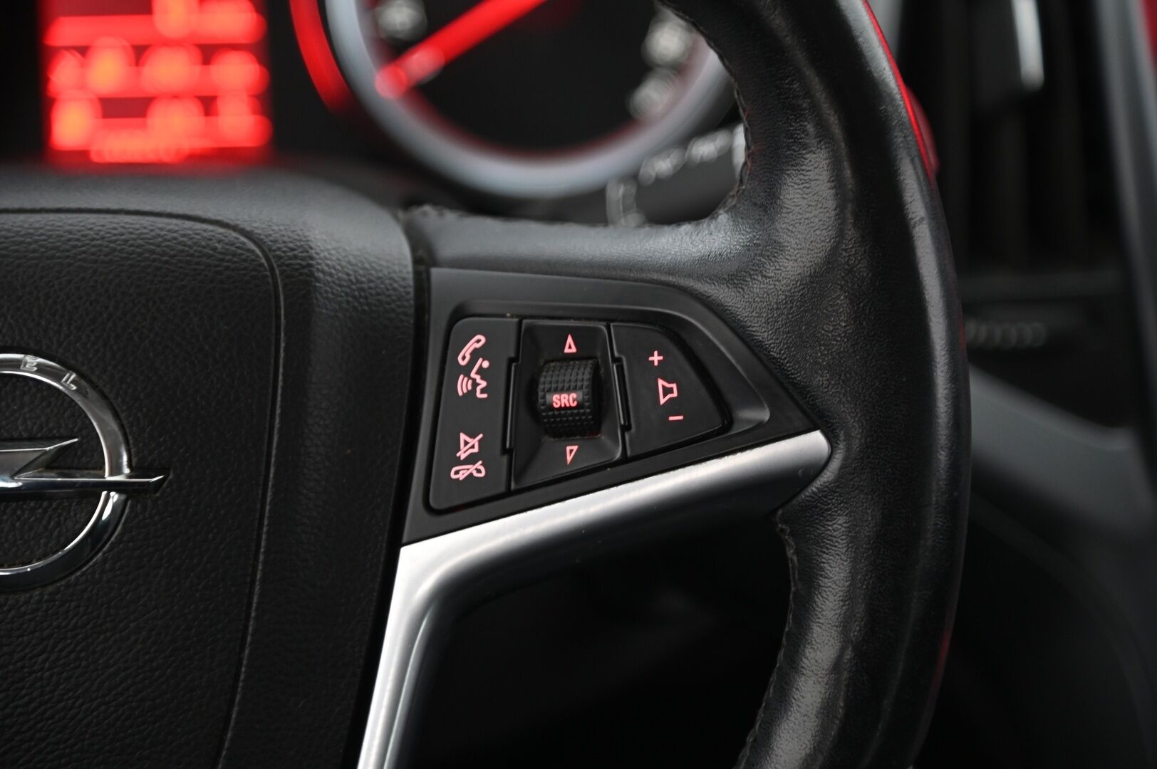 Opel Astra 2014 ASTRA SPORTS TOURER Farmari P-tutka / Vakkari / Lohko ja sisä / Koukku - Todella vähän ajettu ja juuri katsastettu puhtain paperein! 