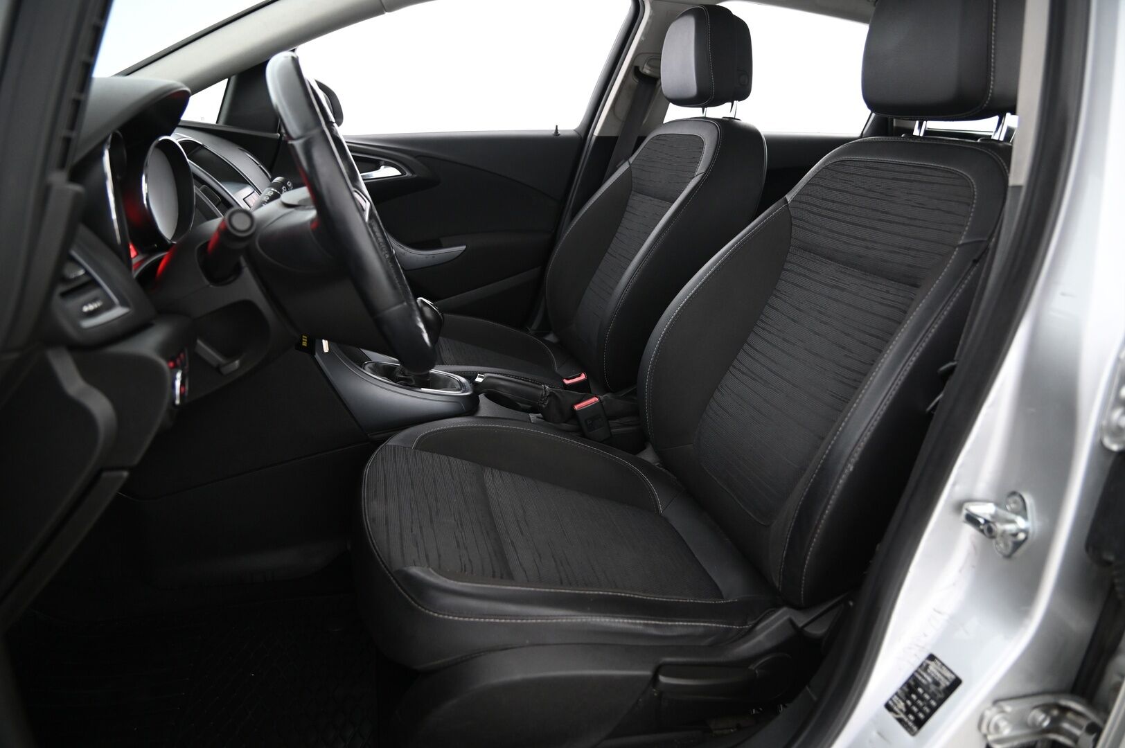 Opel Astra 2014 ASTRA SPORTS TOURER Farmari P-tutka / Vakkari / Lohko ja sisä / Koukku - Todella vähän ajettu ja juuri katsastettu puhtain paperein! 