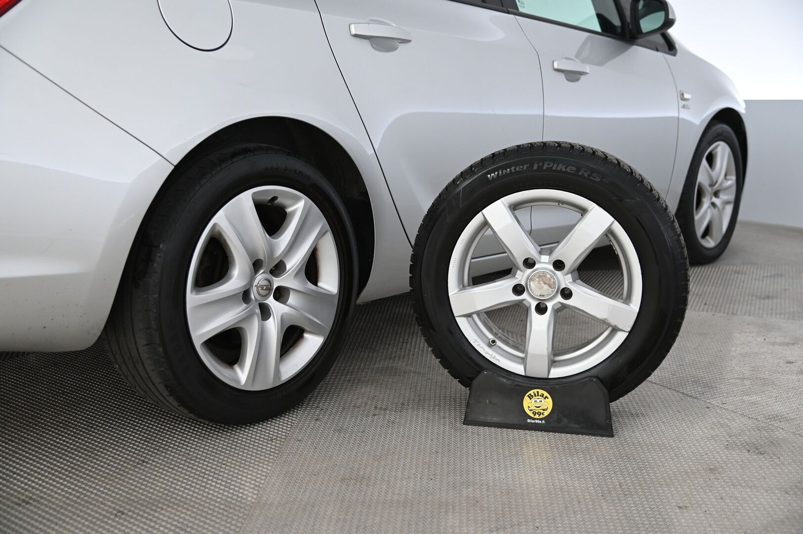 Opel Astra 2014 ASTRA SPORTS TOURER Farmari P-tutka / Vakkari / Lohko ja sisä / Koukku - Todella vähän ajettu ja juuri katsastettu puhtain paperein! 