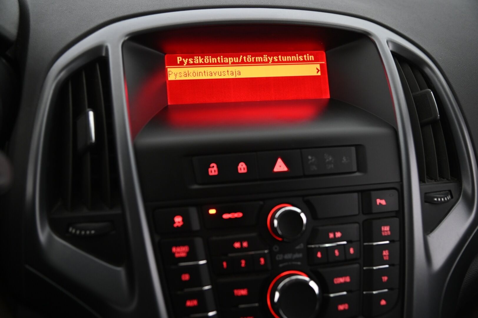 Opel Astra 2014 ASTRA SPORTS TOURER Farmari P-tutka / Vakkari / Lohko ja sisä / Koukku - Todella vähän ajettu ja juuri katsastettu puhtain paperein! 