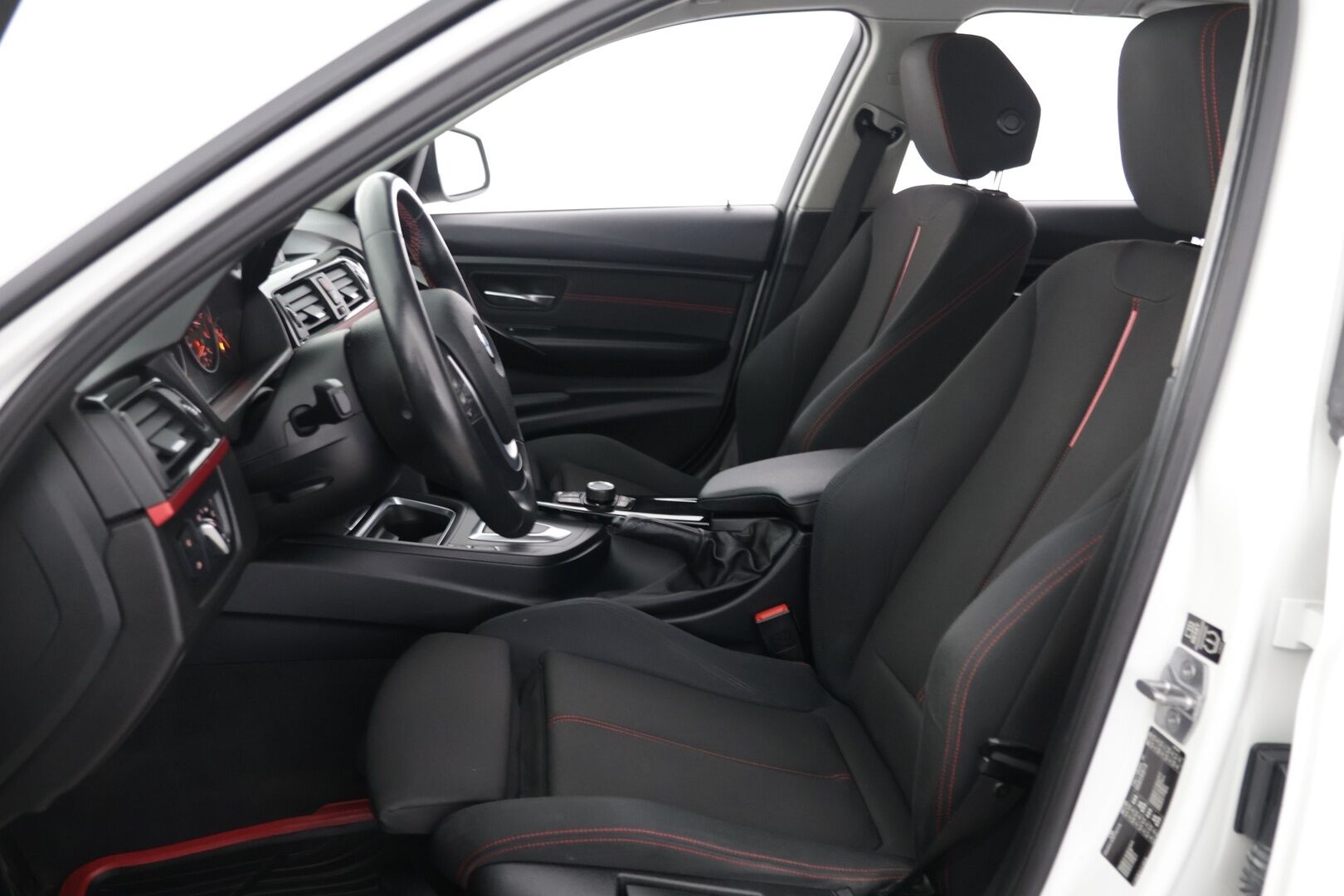BMW 320 2015 F31 Touring 320d TwinPower Turbo A - Upea farmari | Hyvin pidetty | Kattavasti varusteltu | Sporttipenkit