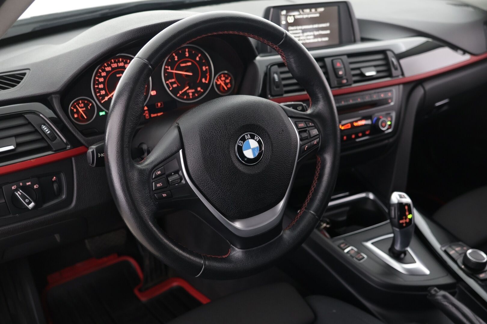 BMW 320 2015 F31 Touring 320d TwinPower Turbo A - Upea farmari | Hyvin pidetty | Kattavasti varusteltu | Sporttipenkit