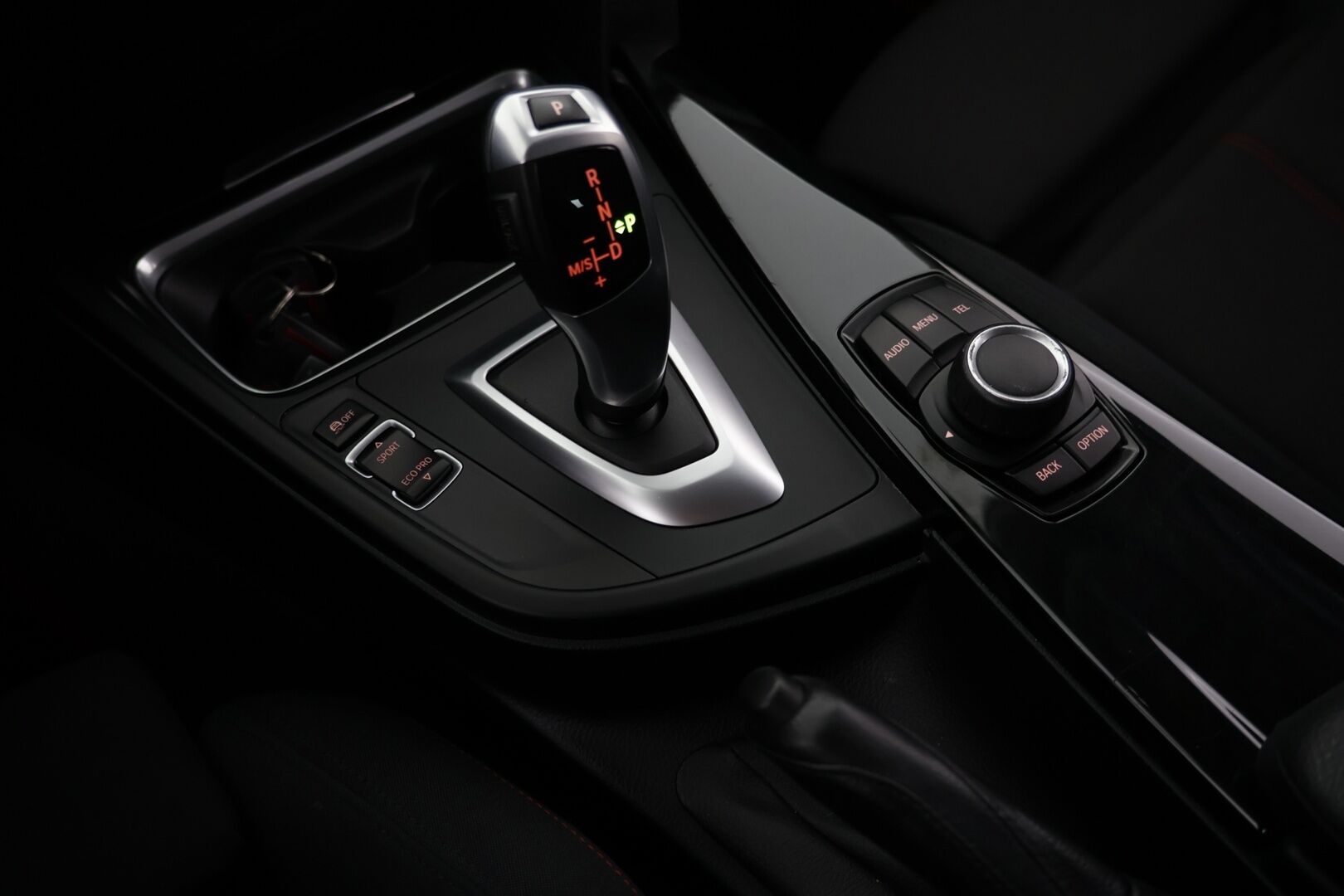 BMW 320 2015 F31 Touring 320d TwinPower Turbo A - Upea farmari | Hyvin pidetty | Kattavasti varusteltu | Sporttipenkit