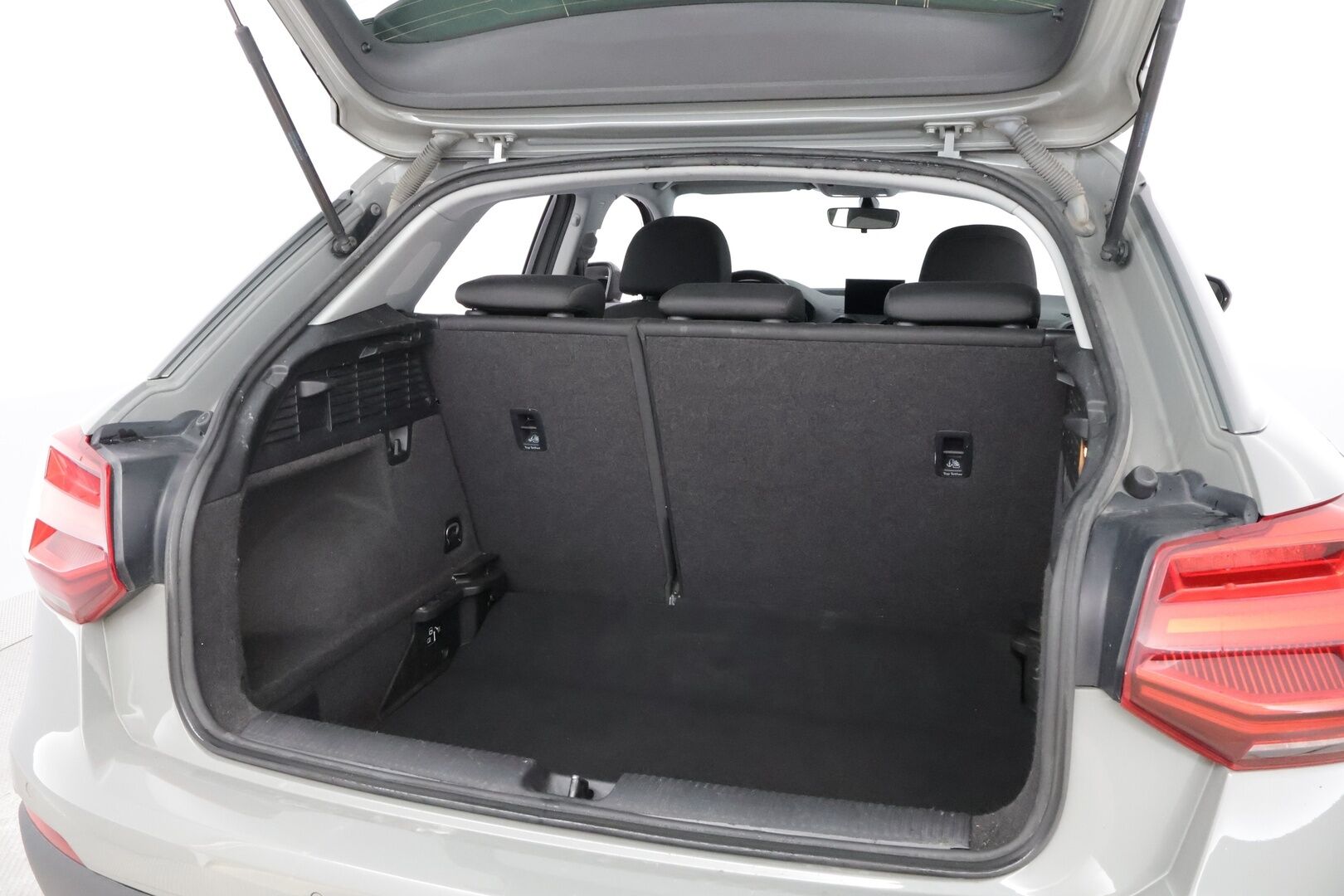 Audi Q2 2018 Business Plus Edition 1,4 TFSI COD 110 kW S tronic * Adapt.Vakkari / Audi Sound System / KeyLess / LED / Peruutustutka / - Suomiauto / 2x Renkaat / Jakopää juuri tehty!