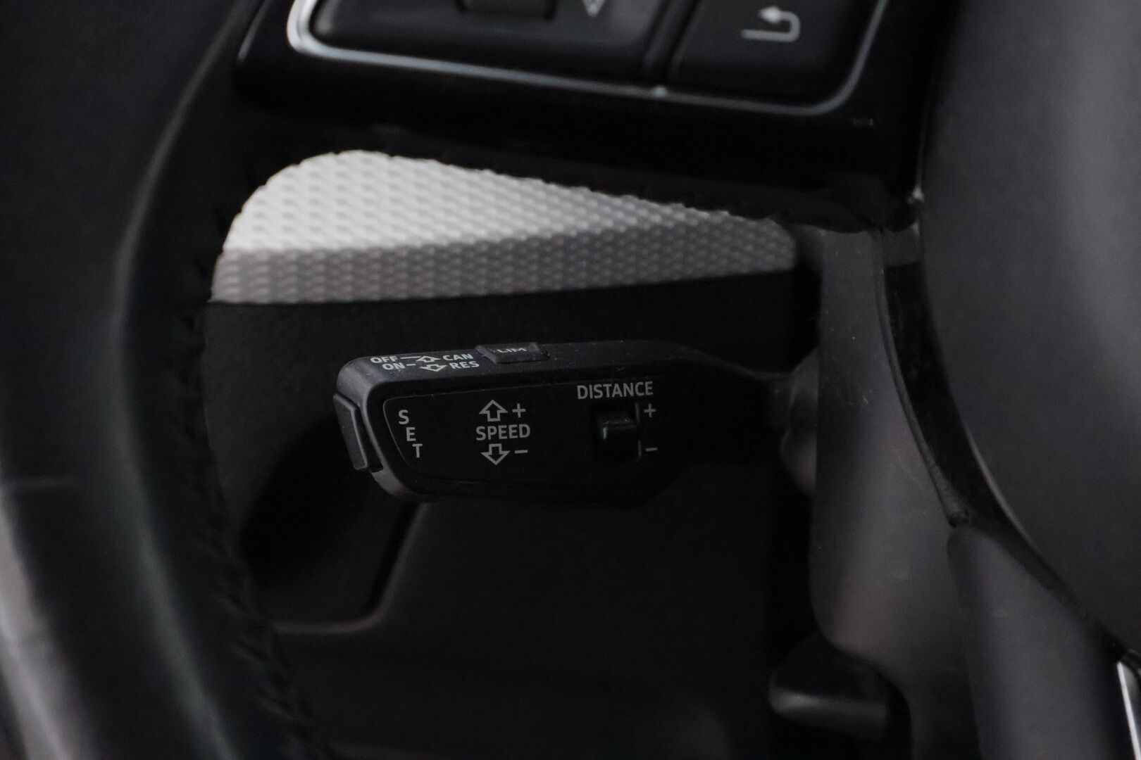 Audi Q2 2018 Business Plus Edition 1,4 TFSI COD 110 kW S tronic * Adapt.Vakkari / Audi Sound System / KeyLess / LED / Peruutustutka / - Suomiauto / 2x Renkaat / Jakopää juuri tehty!