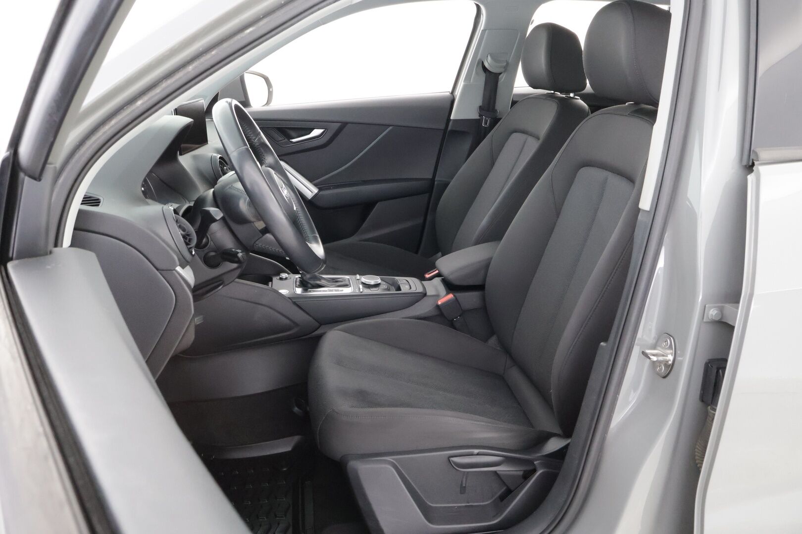 Audi Q2 2018 Business Plus Edition 1,4 TFSI COD 110 kW S tronic * Adapt.Vakkari / Audi Sound System / KeyLess / LED / Peruutustutka / - Suomiauto / 2x Renkaat / Jakopää juuri tehty!