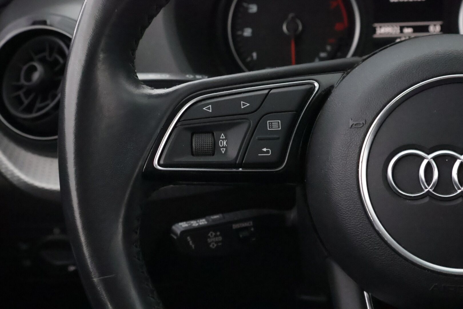 Audi Q2 2018 Business Plus Edition 1,4 TFSI COD 110 kW S tronic * Adapt.Vakkari / Audi Sound System / KeyLess / LED / Peruutustutka / - Suomiauto / 2x Renkaat / Jakopää juuri tehty!