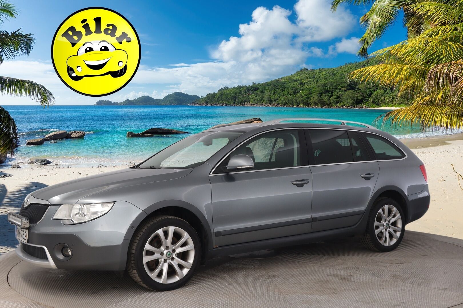 Skoda Superb 2013 2.0 Combi TDI 4x4 - Webasto | Nahka-Alcantara | Vetokoukku | Navi | Vakkari | Sähköpenkit | Kuljettajan istuin muistilla | P Tutkat