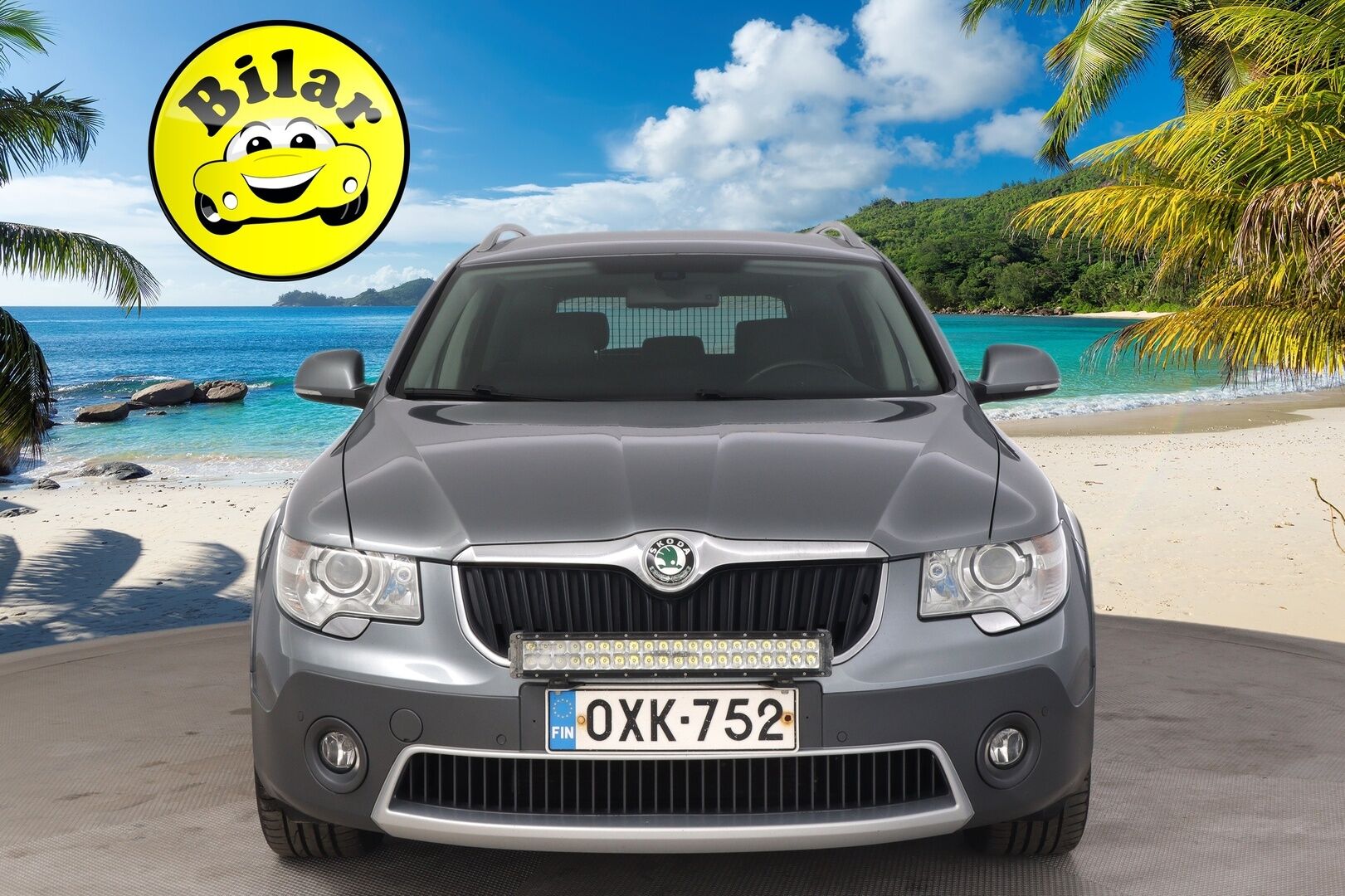 Skoda Superb 2013 2.0 Combi TDI 4x4 - Webasto | Nahka-Alcantara | Vetokoukku | Navi | Vakkari | Sähköpenkit | Kuljettajan istuin muistilla | P Tutkat