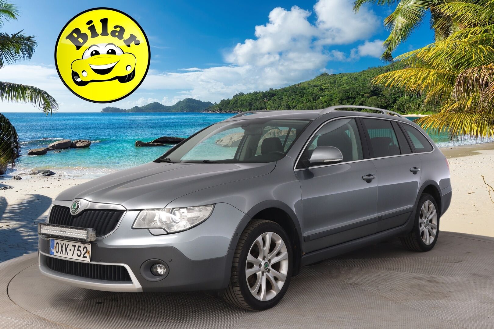 Skoda Superb 2013 2.0 Combi TDI 4x4 - Webasto | Nahka-Alcantara | Vetokoukku | Navi | Vakkari | Sähköpenkit | Kuljettajan istuin muistilla | P Tutkat