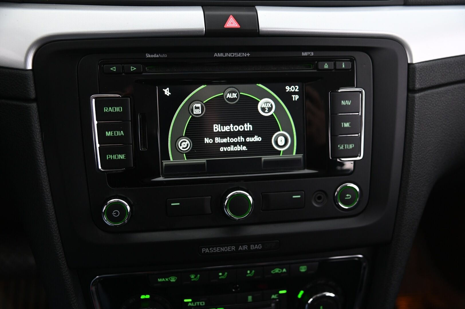 Skoda Superb 2013 2.0 Combi TDI 4x4 - Webasto | Nahka-Alcantara | Vetokoukku | Navi | Vakkari | Sähköpenkit | Kuljettajan istuin muistilla | P Tutkat