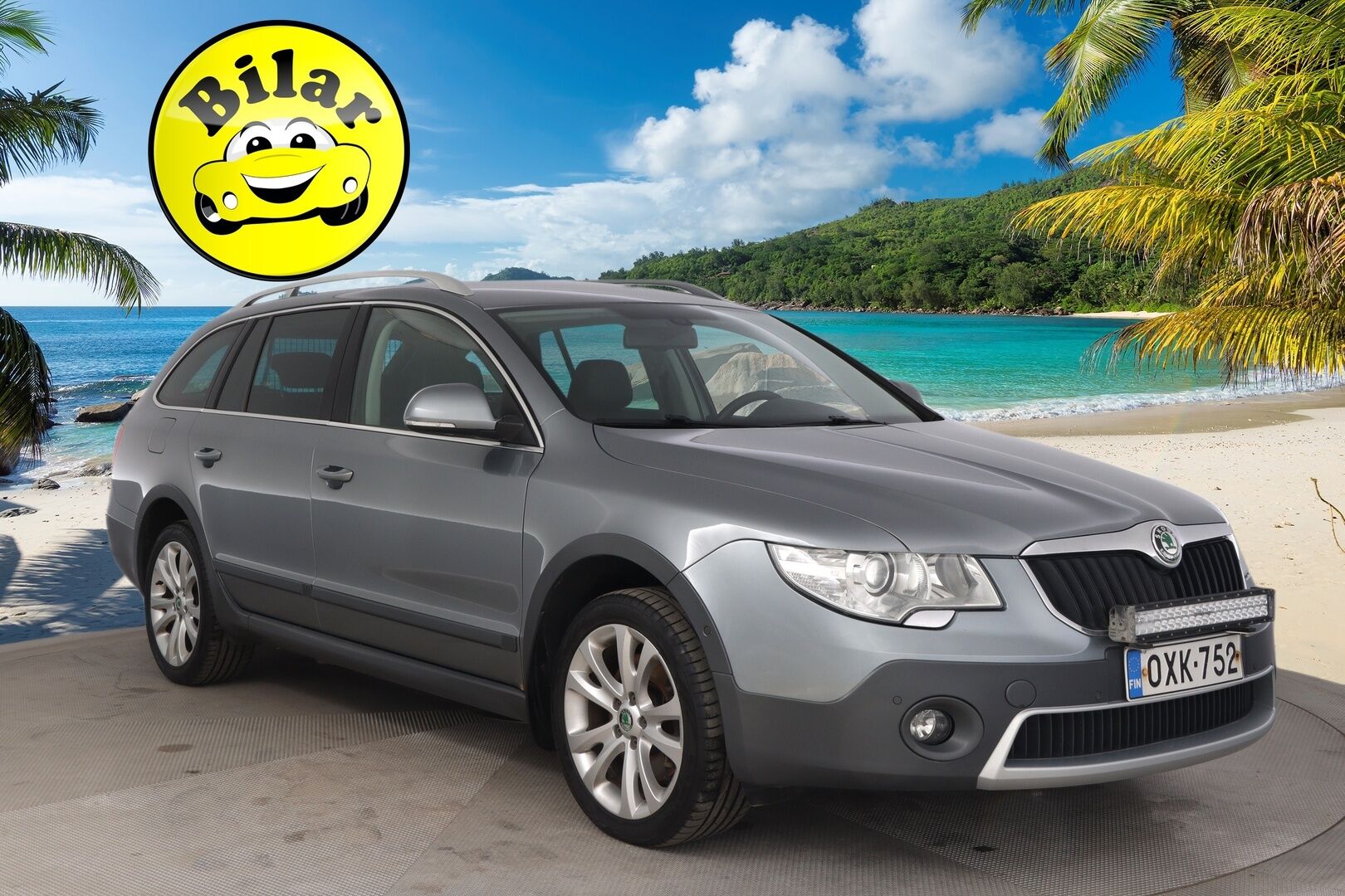 Skoda Superb 2013 2.0 Combi TDI 4x4 - Webasto | Nahka-Alcantara | Vetokoukku | Navi | Vakkari | Sähköpenkit | Kuljettajan istuin muistilla | P Tutkat