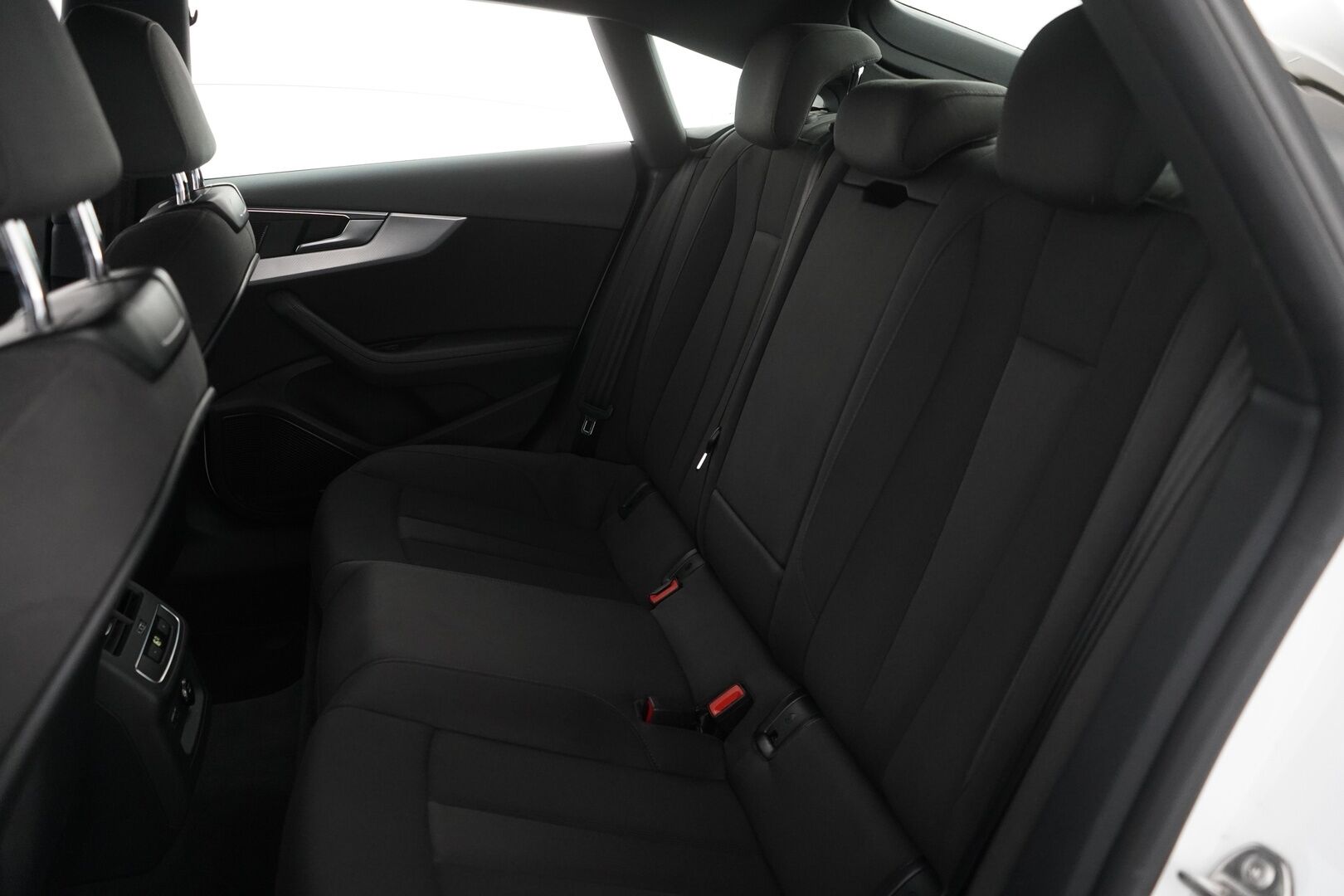 Audi A5 2018 Sportback Business Sport Comfort Edition 2,0 TFSI 140 kW S tronic *Bang&Olufsen / Webasto / Kamera / Sähköluukku / Sport-penkit* - Suomiauto / Kahdet vanteet 