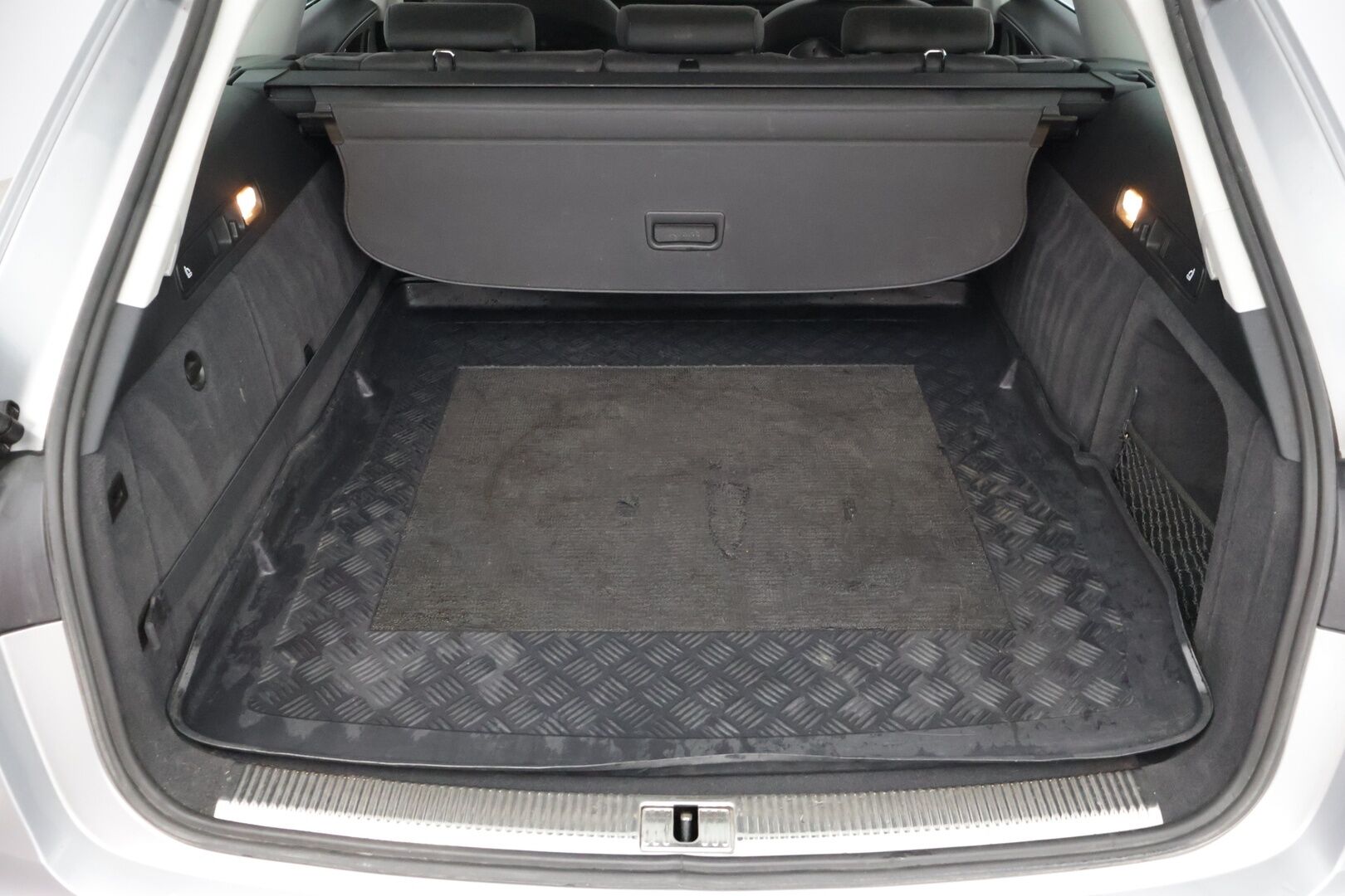 Audi A6 2015 Avant Business 2,0 TDI 140 kW ultra S tronic * Webasto / Parkkitutkat eteen ja taakse / Urheiluistuimet * - Facelift / Jakopää tehty 2022 / Katsastettu 6/25 / Renkaat ajokuntoiset*