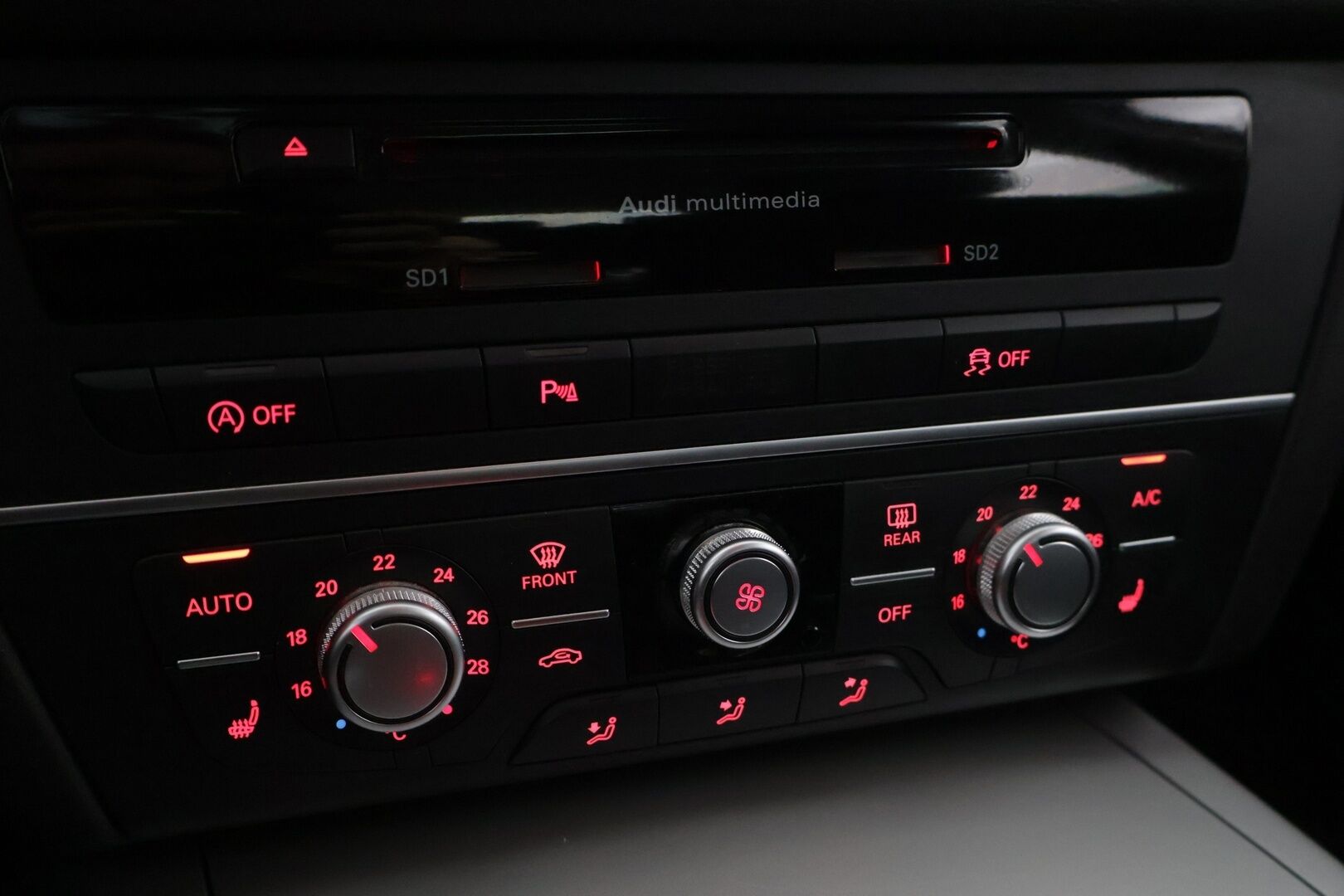 Audi A6 2015 Avant Business 2,0 TDI 140 kW ultra S tronic * Webasto / Parkkitutkat eteen ja taakse / Urheiluistuimet * - Facelift / Jakopää tehty 2022 / Katsastettu 6/25 / Renkaat ajokuntoiset*