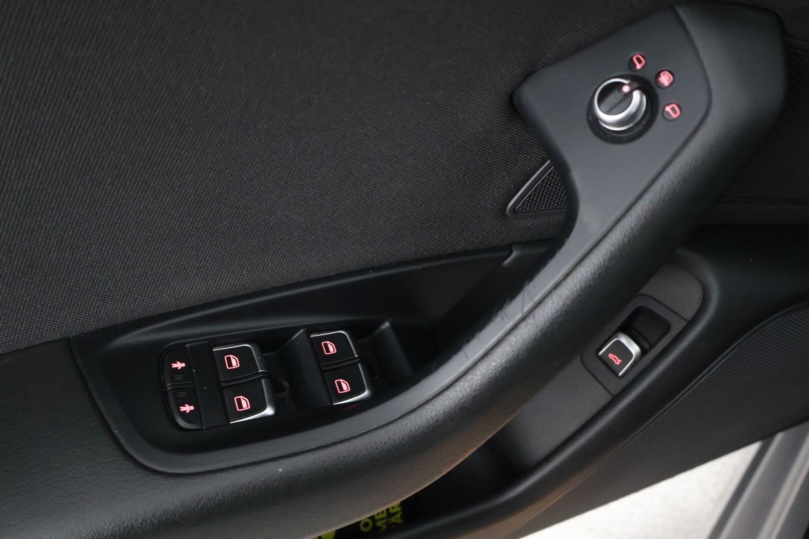 Audi A6 2015 Avant Business 2,0 TDI 140 kW ultra S tronic * Webasto / Parkkitutkat eteen ja taakse / Urheiluistuimet * - Facelift / Jakopää tehty 2022 / Katsastettu 6/25 / Renkaat ajokuntoiset*