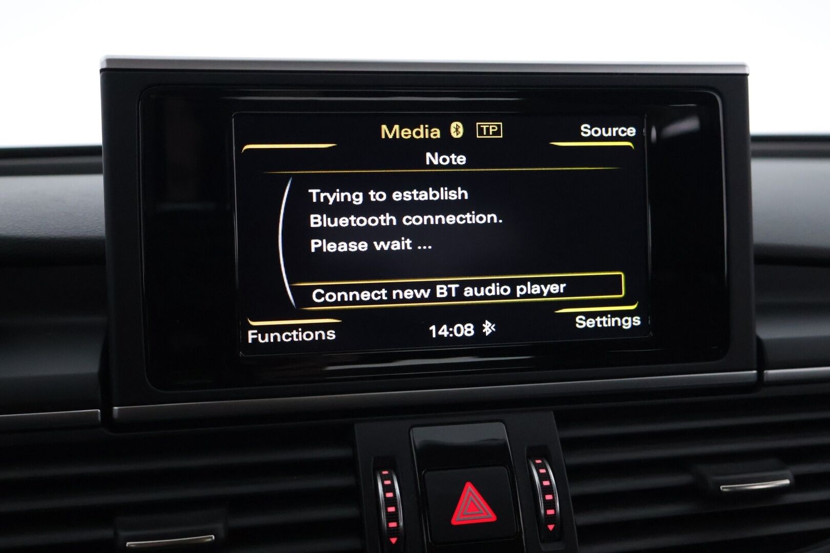 Audi A6 2015 Avant Business 2,0 TDI 140 kW ultra S tronic * Webasto / Parkkitutkat eteen ja taakse / Urheiluistuimet * - Facelift / Jakopää tehty 2022 / Katsastettu 6/25 / Renkaat ajokuntoiset*