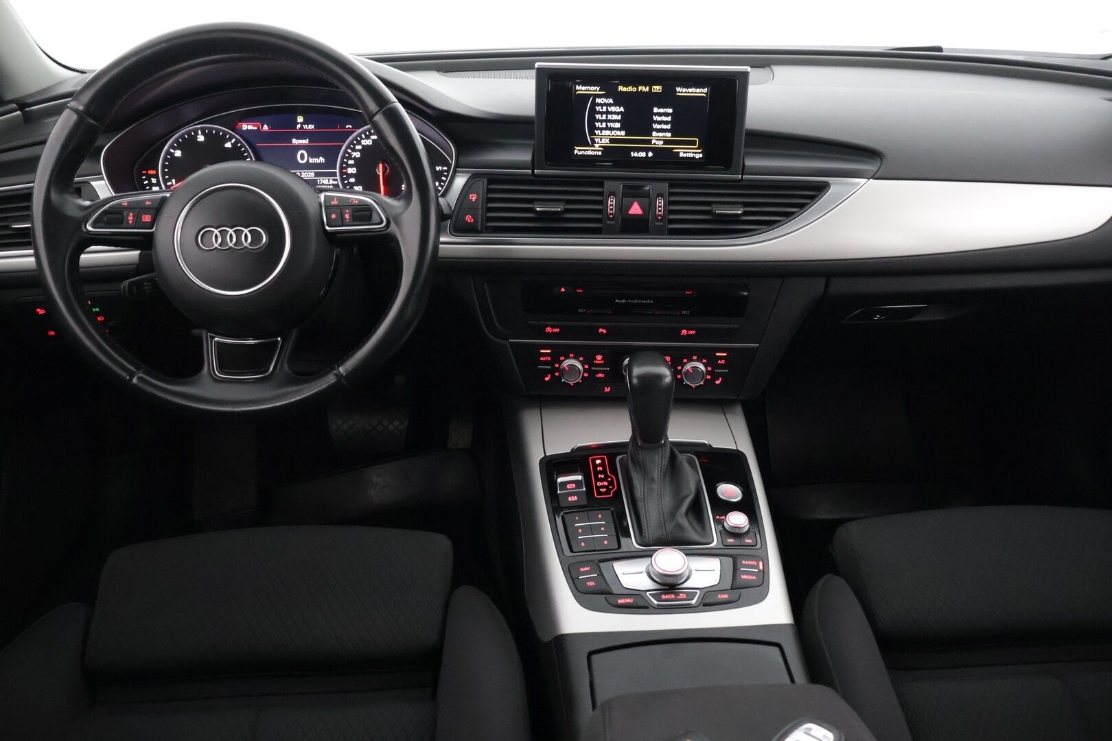 Audi A6 2015 Avant Business 2,0 TDI 140 kW ultra S tronic * Webasto / Parkkitutkat eteen ja taakse / Urheiluistuimet * - Facelift / Jakopää tehty 2022 / Katsastettu 6/25 / Renkaat ajokuntoiset*