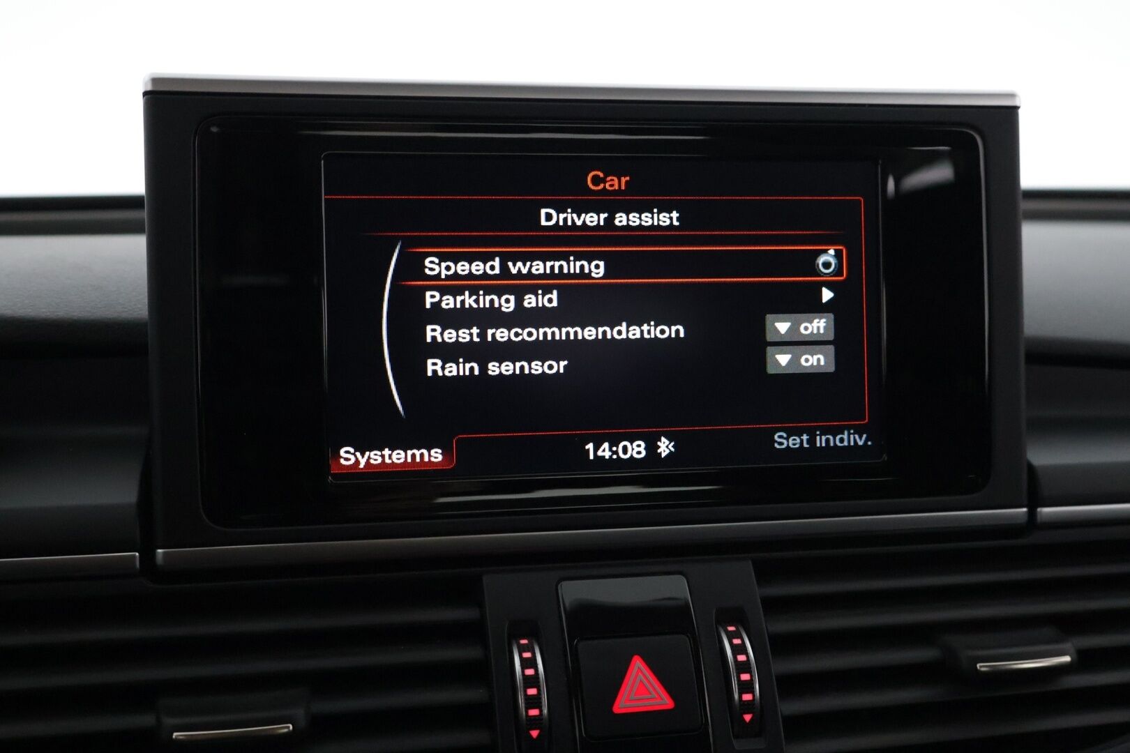 Audi A6 2015 Avant Business 2,0 TDI 140 kW ultra S tronic * Webasto / Parkkitutkat eteen ja taakse / Urheiluistuimet * - Facelift / Jakopää tehty 2022 / Katsastettu 6/25 / Renkaat ajokuntoiset*