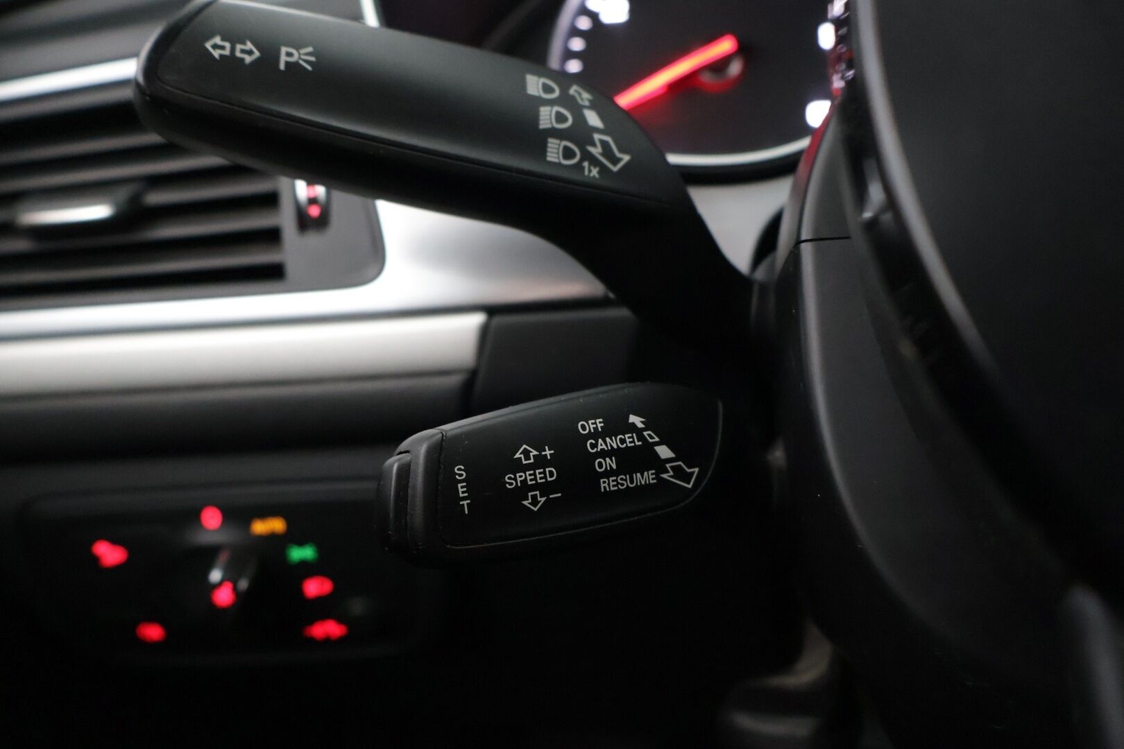 Audi A6 2015 Avant Business 2,0 TDI 140 kW ultra S tronic * Webasto / Parkkitutkat eteen ja taakse / Urheiluistuimet * - Facelift / Jakopää tehty 2022 / Katsastettu 6/25 / Renkaat ajokuntoiset*