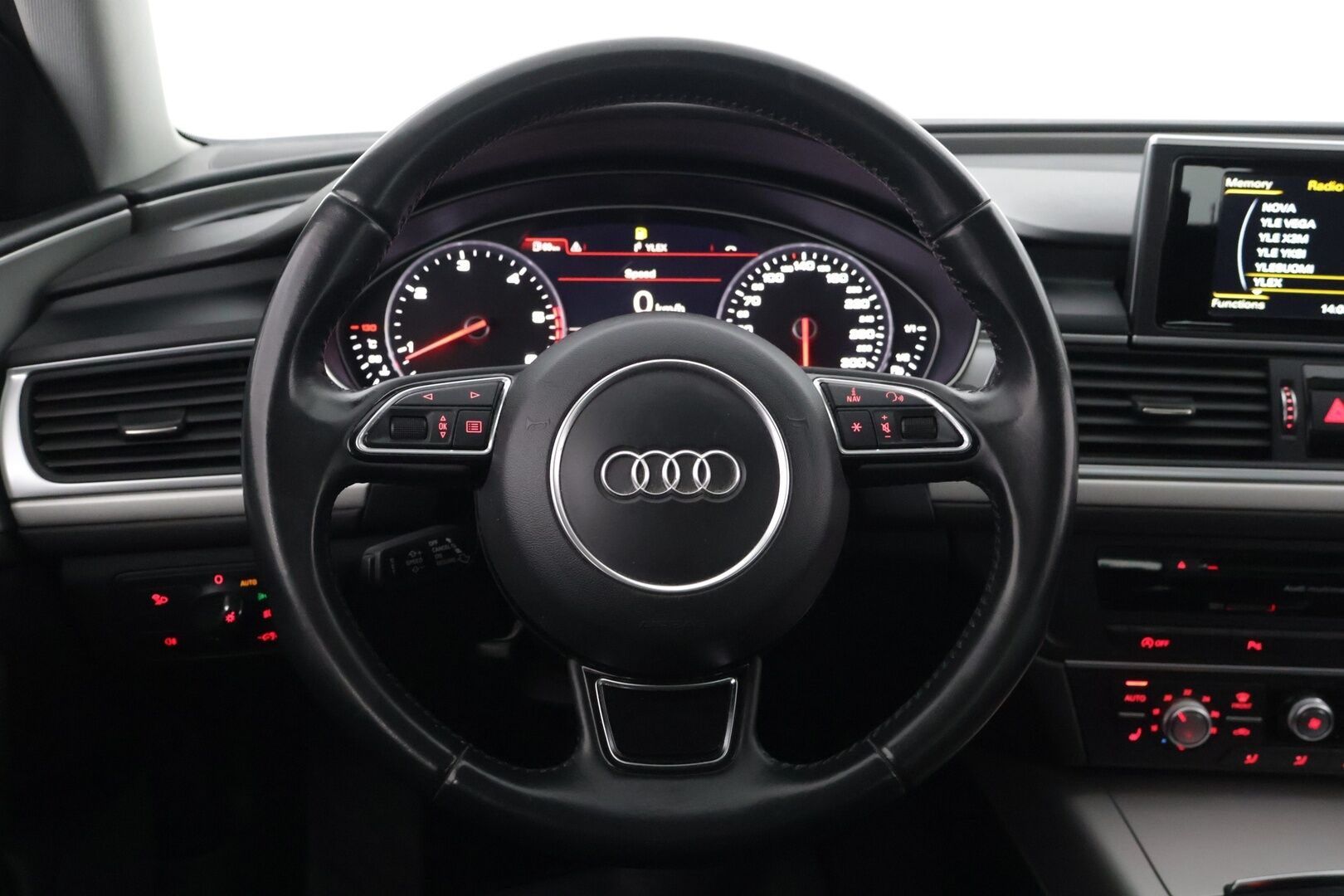 Audi A6 2015 Avant Business 2,0 TDI 140 kW ultra S tronic * Webasto / Parkkitutkat eteen ja taakse / Urheiluistuimet * - Facelift / Jakopää tehty 2022 / Katsastettu 6/25 / Renkaat ajokuntoiset*