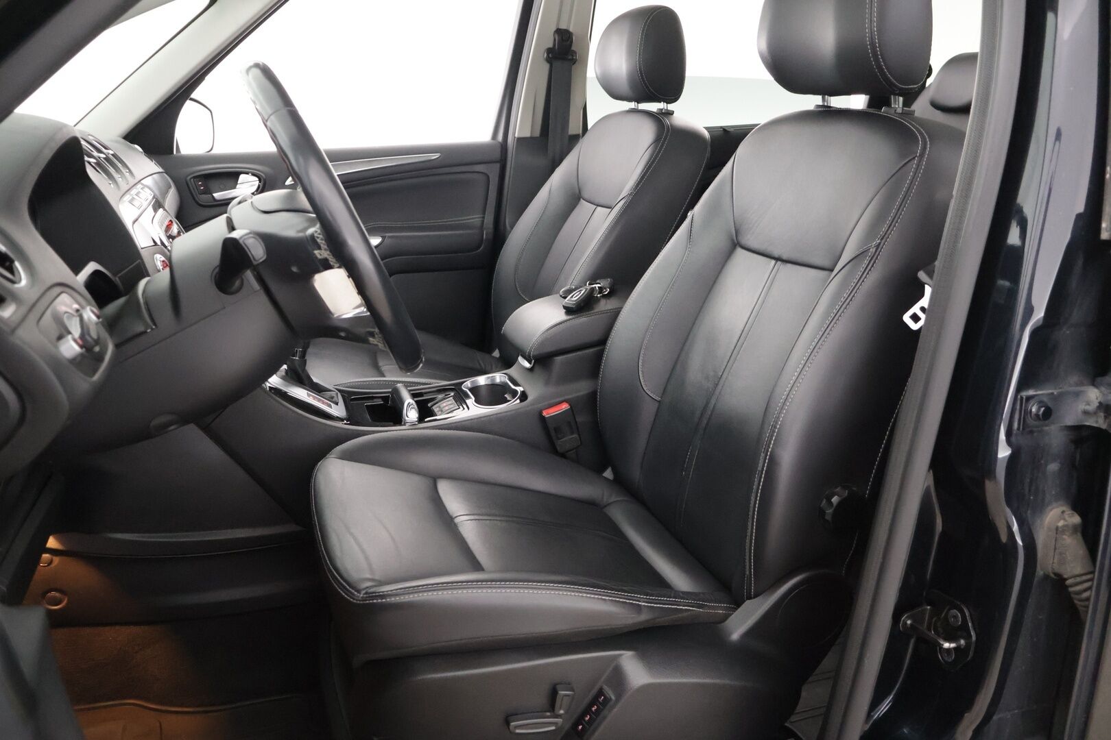 Ford S-Max 2012 *MYYDÄÄN HUUTOKAUPAT.COM*