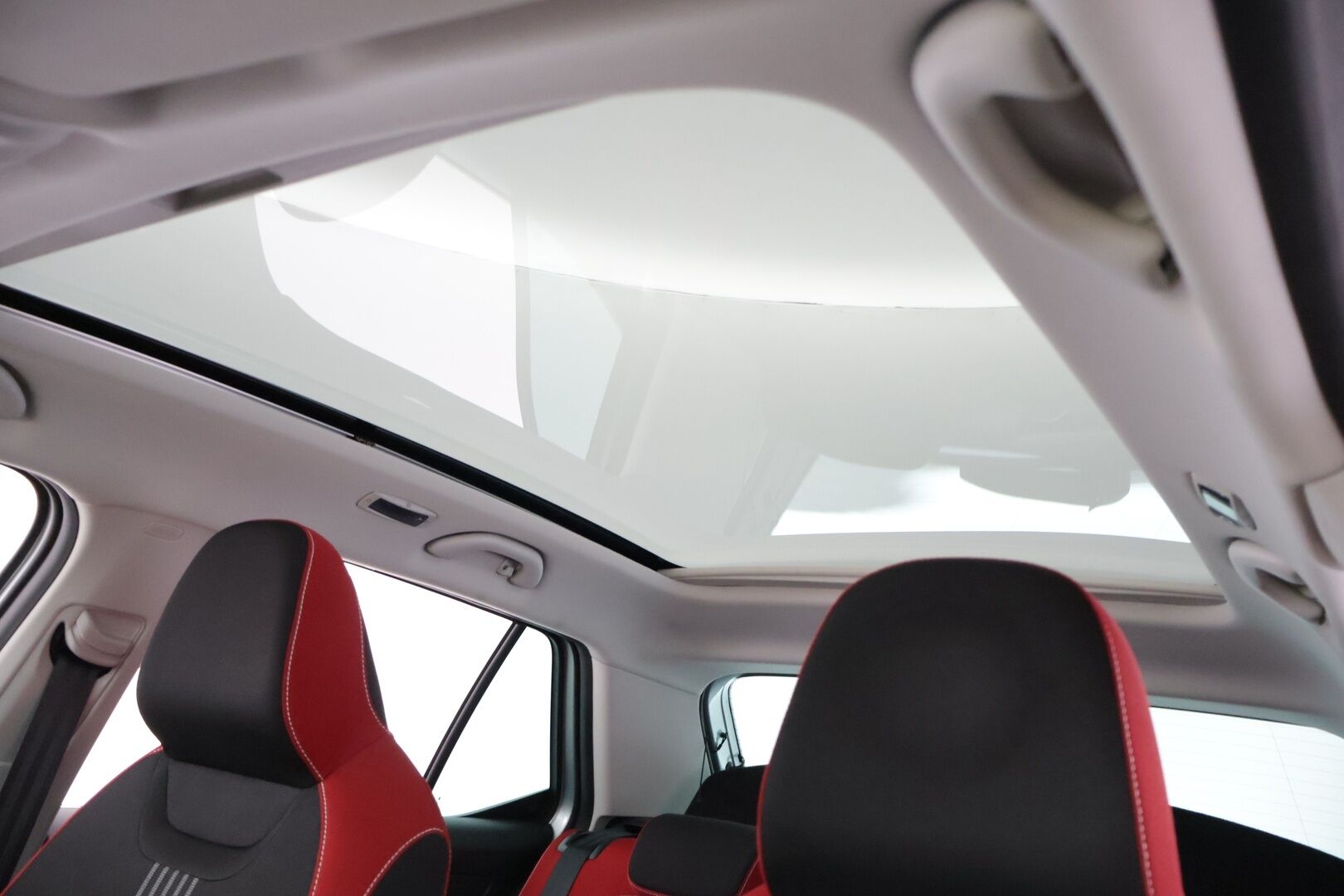 Skoda Fabia 2016 Monte Carlo 1.2 TSI - Panorama | Vakkari | Merkkihuollettu | Koukku | | Lohkolämmitin sisähaaralla 