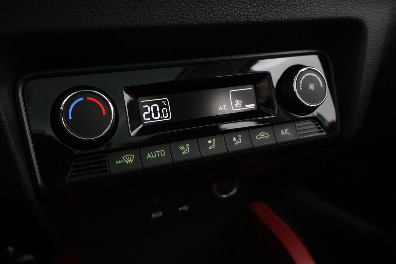Skoda Fabia 2016 Monte Carlo 1.2 TSI - Panorama | Vakkari | Merkkihuollettu | Koukku | | Lohkolämmitin sisähaaralla 