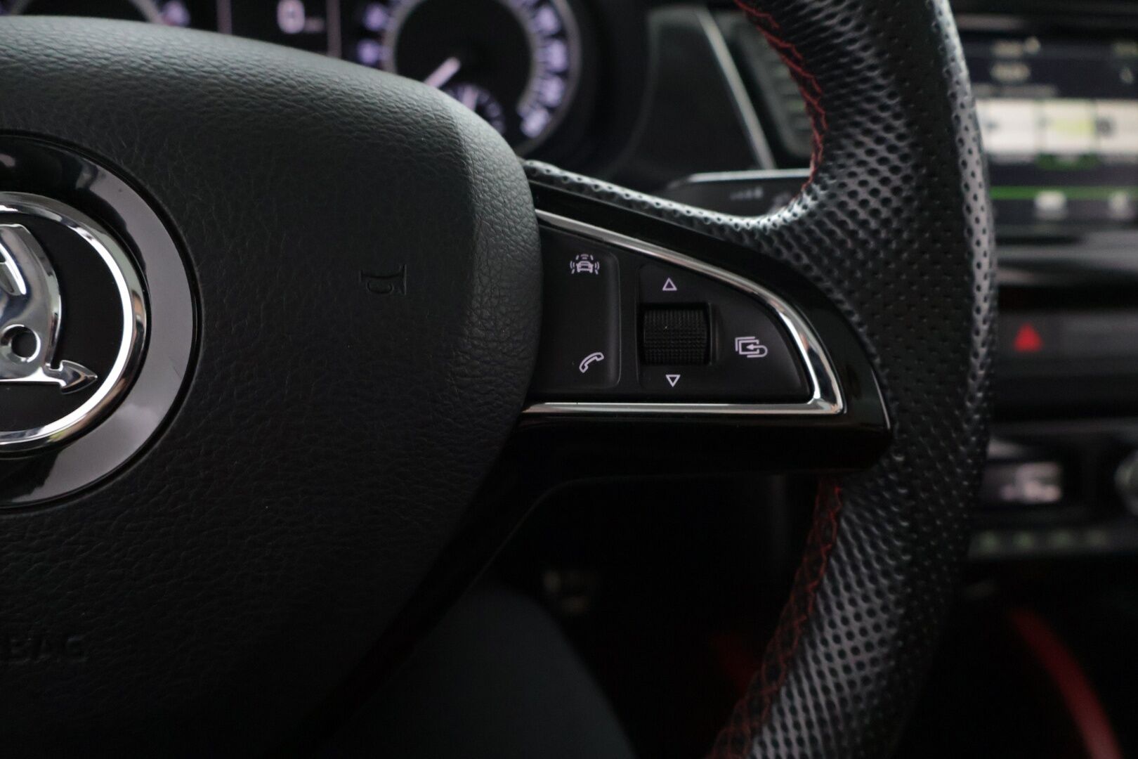 Skoda Fabia 2016 Monte Carlo 1.2 TSI - Panorama | Vakkari | Merkkihuollettu | Koukku | | Lohkolämmitin sisähaaralla 