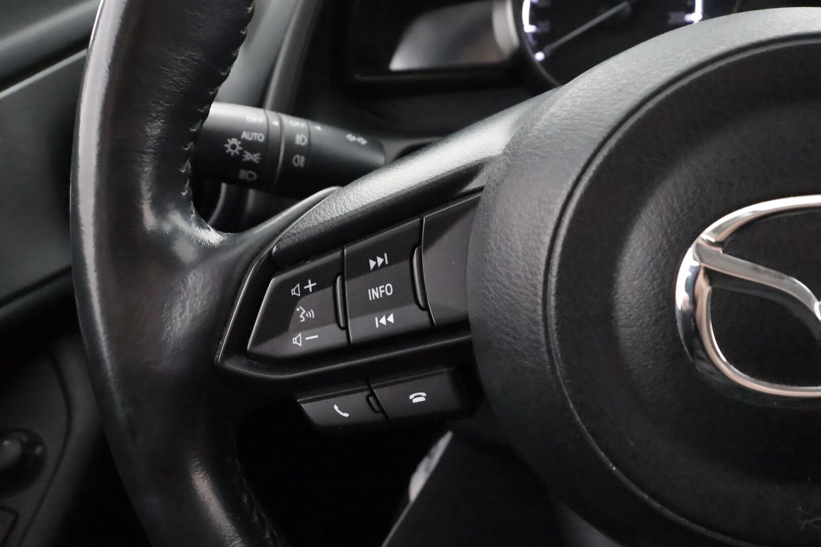 Mazda CX-3 2019 2,0 (120 hv) SKYACTIV-G Premium Plus 6AT GC2 * Vakkari / Kaistavahti / P.Kamera / Lohko+Sisä / Navi / LED * - Suomi-auto / Kahdet renkaat aluvanteilla - HULLUT AVAJAISHULINAT KORKOTARJOUS 3,29 %