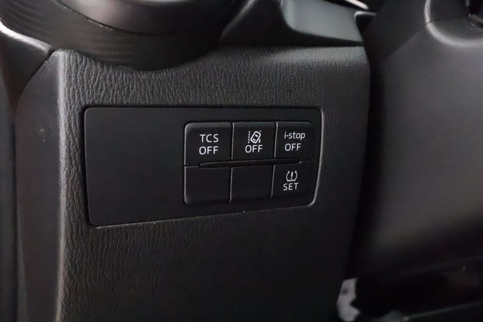 Mazda CX-3 2019 2,0 (120 hv) SKYACTIV-G Premium Plus 6AT GC2 * Vakkari / Kaistavahti / P.Kamera / Lohko+Sisä / Navi / LED * - Suomi-auto / Kahdet renkaat aluvanteilla - HULLUT AVAJAISHULINAT KORKOTARJOUS 3,29 %