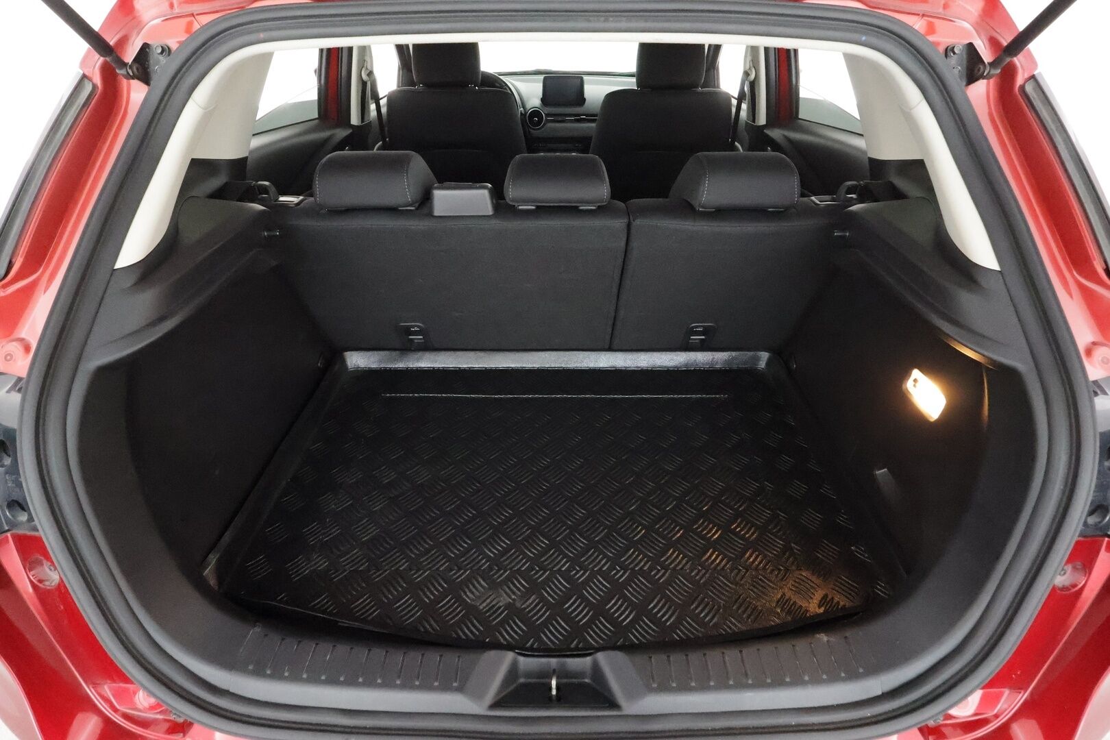 Mazda CX-3 2019 2,0 (120 hv) SKYACTIV-G Premium Plus 6AT GC2 * Vakkari / Kaistavahti / P.Kamera / Lohko+Sisä / Navi / LED * - Suomi-auto / Kahdet renkaat aluvanteilla - HULLUT AVAJAISHULINAT KORKOTARJOUS 3,29 %