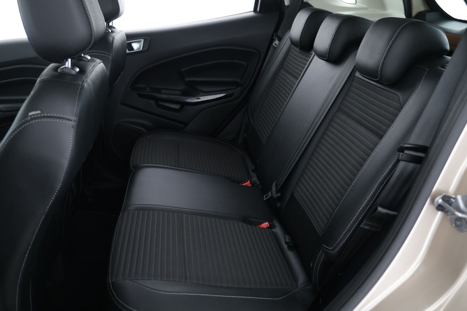 Ford Ecosport 2019 1,0 EcoBoost 140hv M6 Titanium 5-ovinen / Lämmitettävä ohjauspyörä / Lämmitettävä tuulilasi / P. Tutkat / Vakkari - Juuri saapunut! / Taloudellinen / Fiksu valinta! / Hyvin huollettu